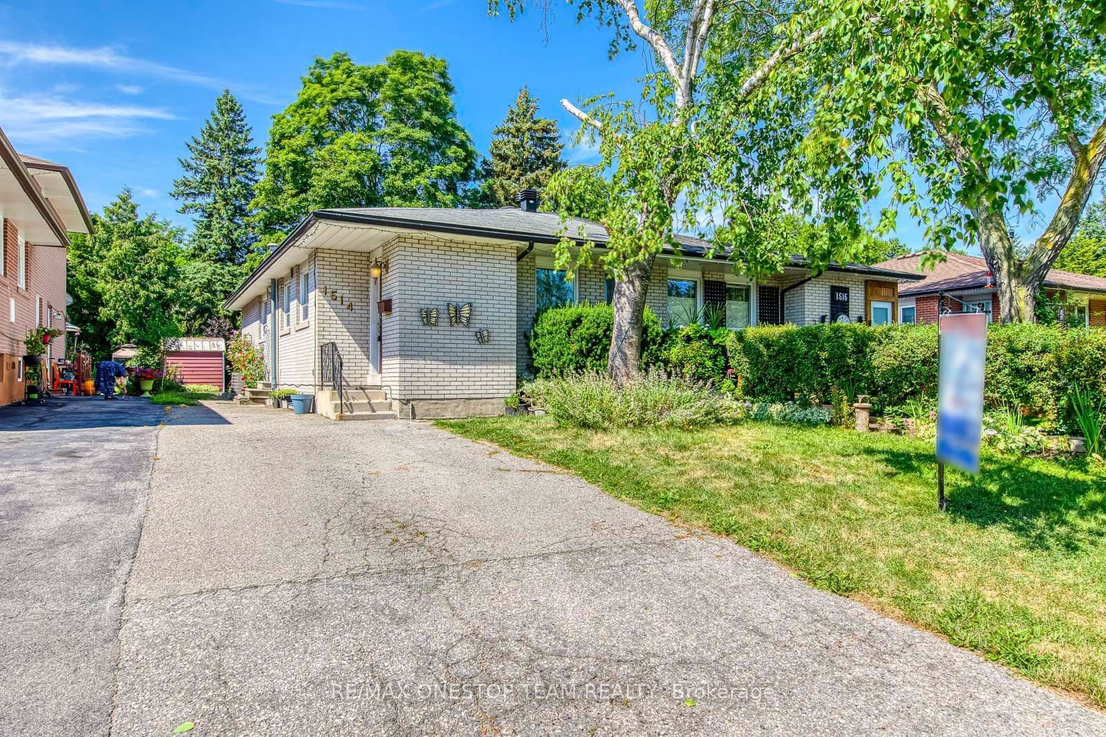 1514 Swanage Crescent photo 1