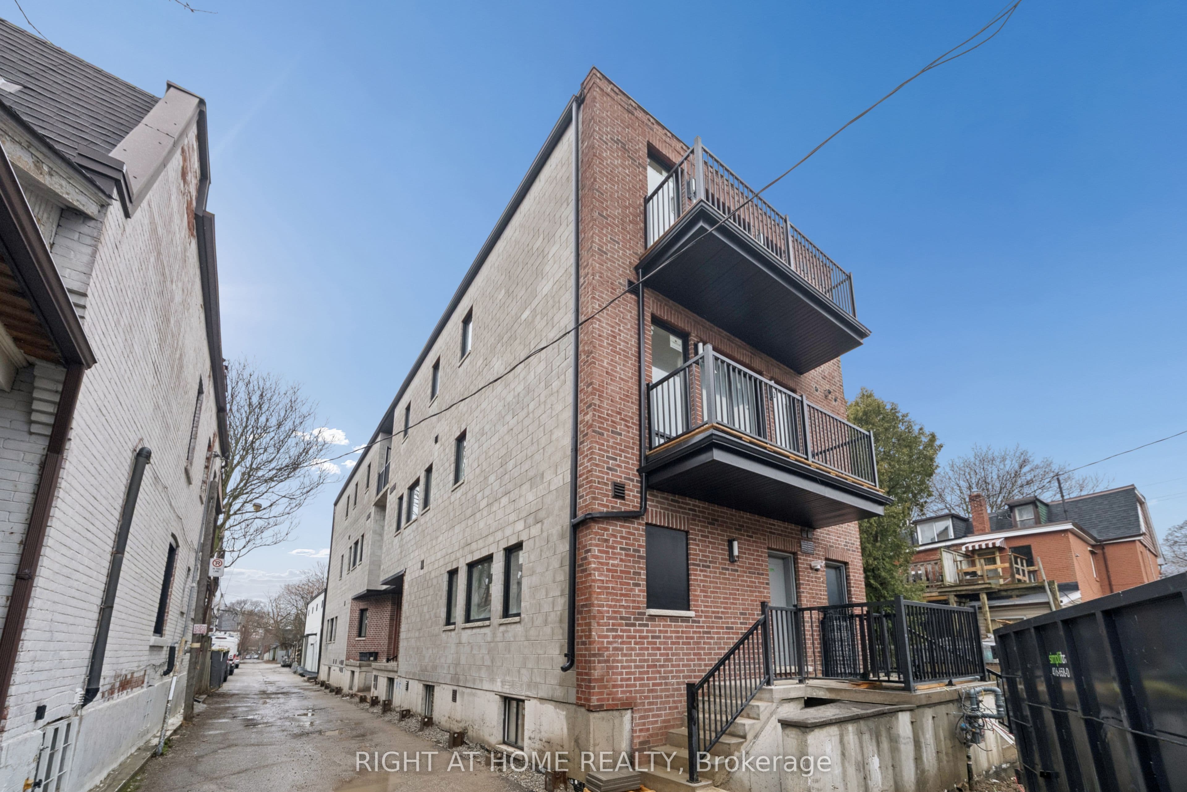 Unit 6 91 Barton Avenue photo 1