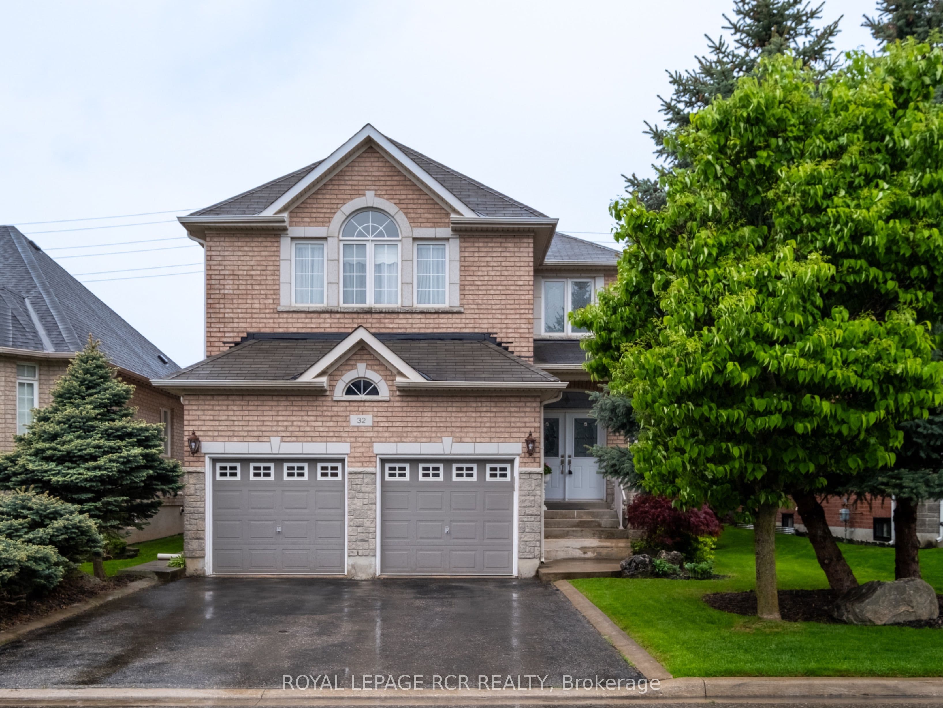32 Dokkum Crescent photo 1