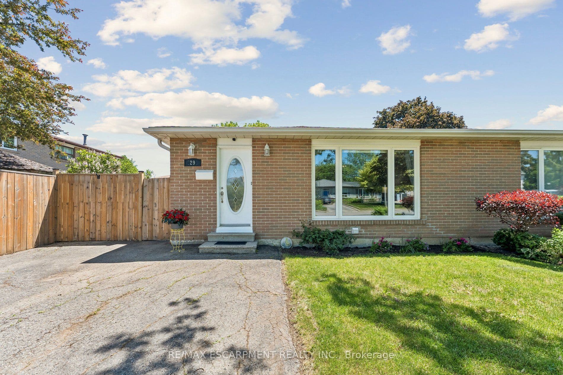 29 Deeside Crescent photo 1
