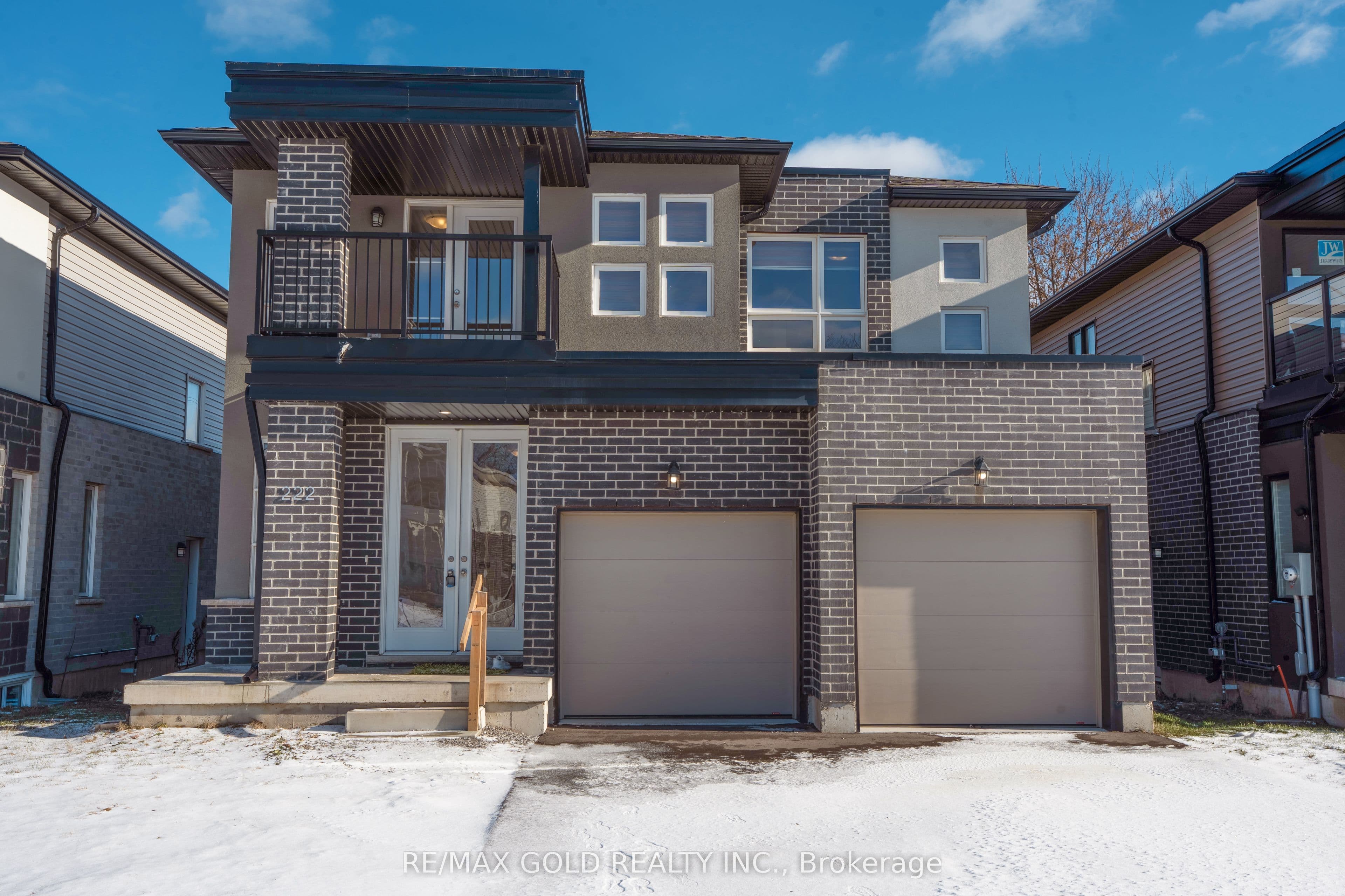222 Pilkington Street photo 1