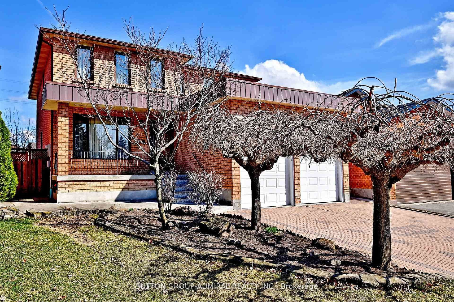 45 Royal Garden Boulevard photo 1