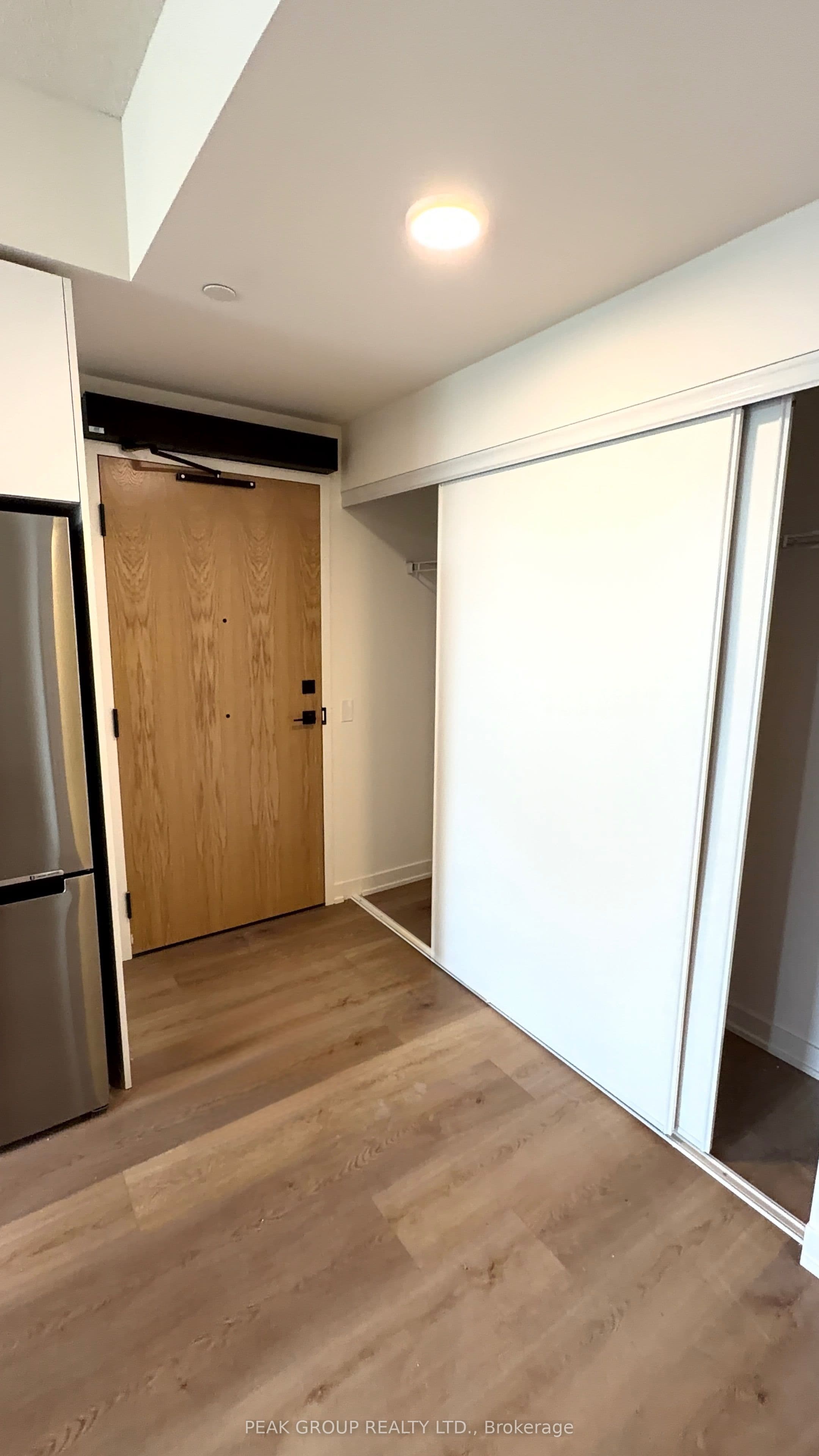 Unit 1003 33 Erie Avenue photo 1