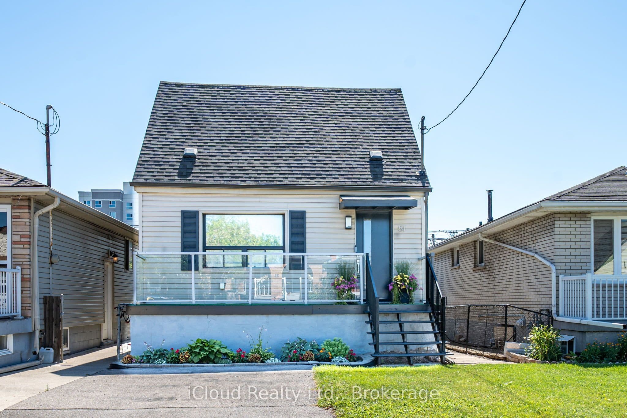 51 Delena Avenue photo 1