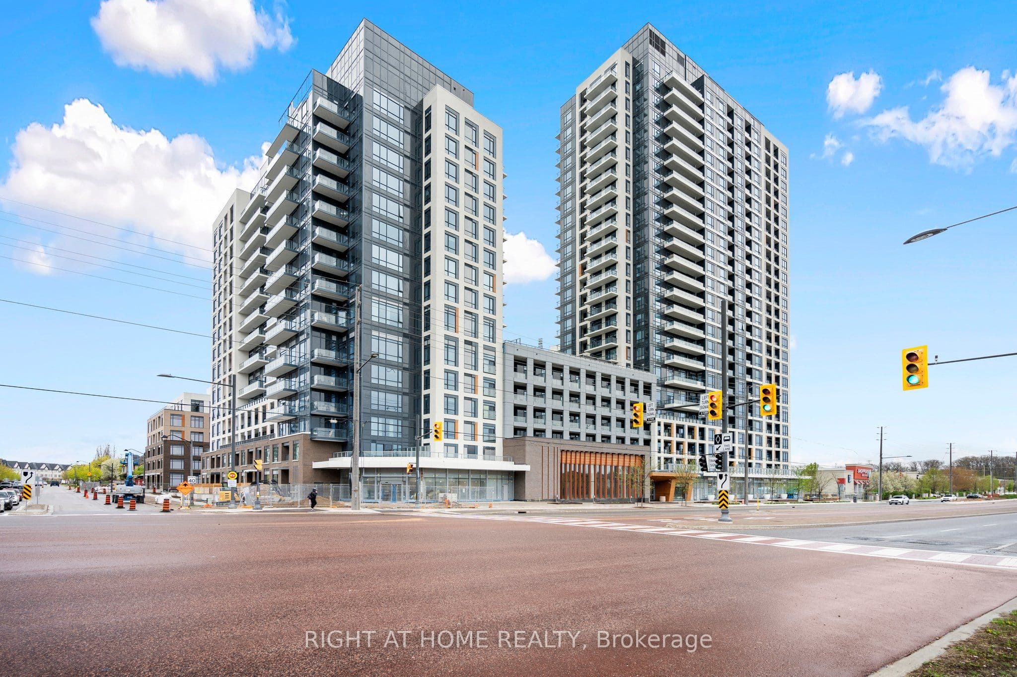 Unit 1424 7950 Bathurst Street photo 1