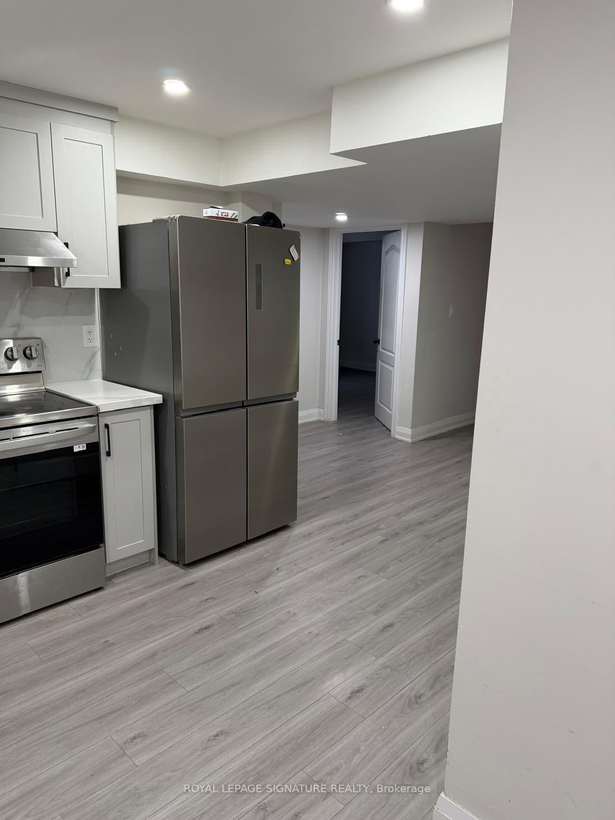 806 Envoy Drive photo 1