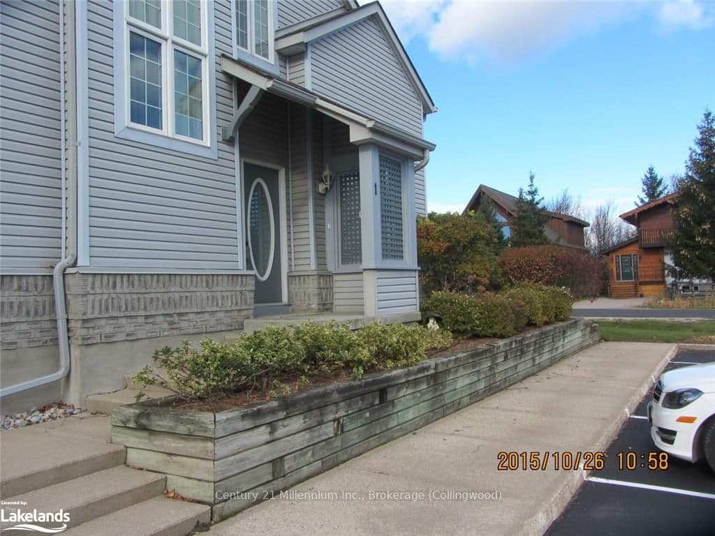 Unit 1 146 SETTLERS Way photo 1