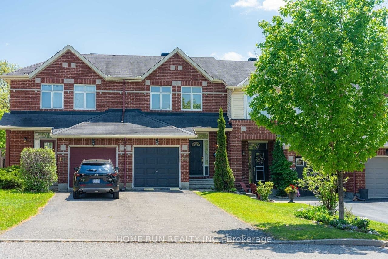 102 Kimberwick Crescent photo 1