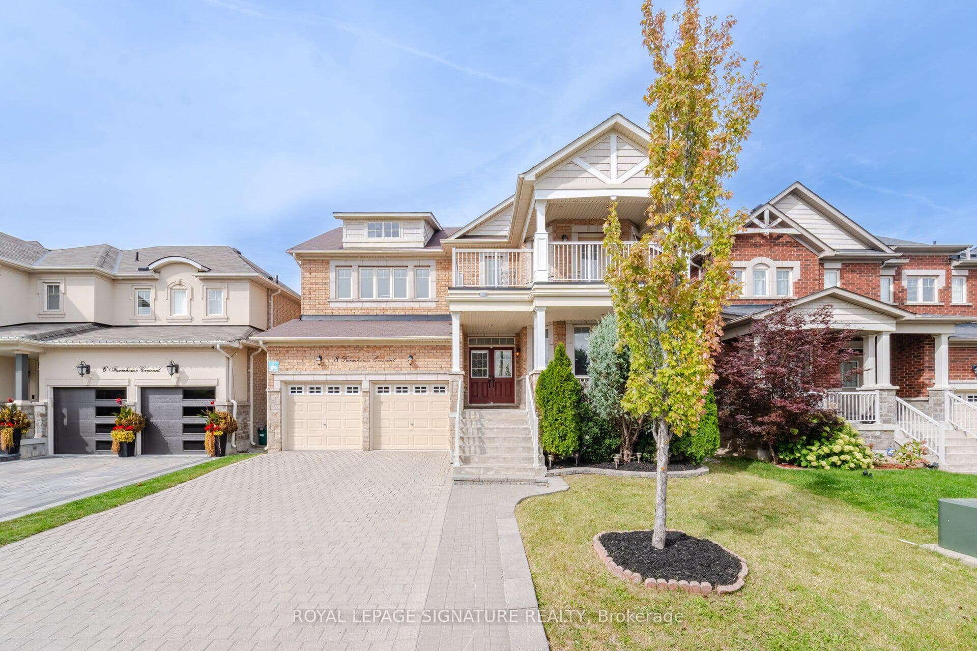8 Farmhouse Crescent photo 1