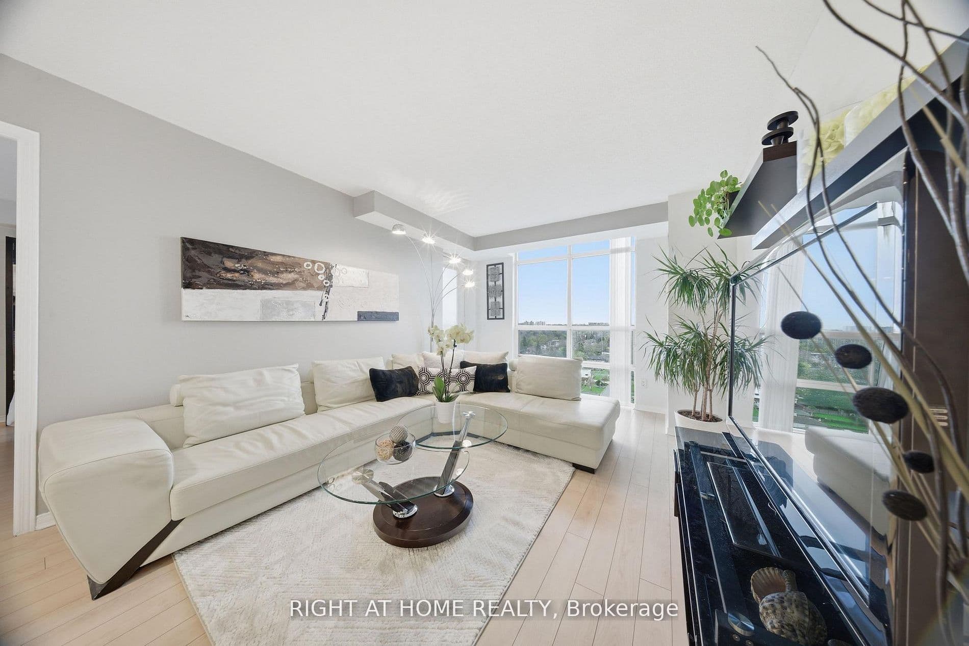 Unit 1915 233 Beecroft Road photo 1