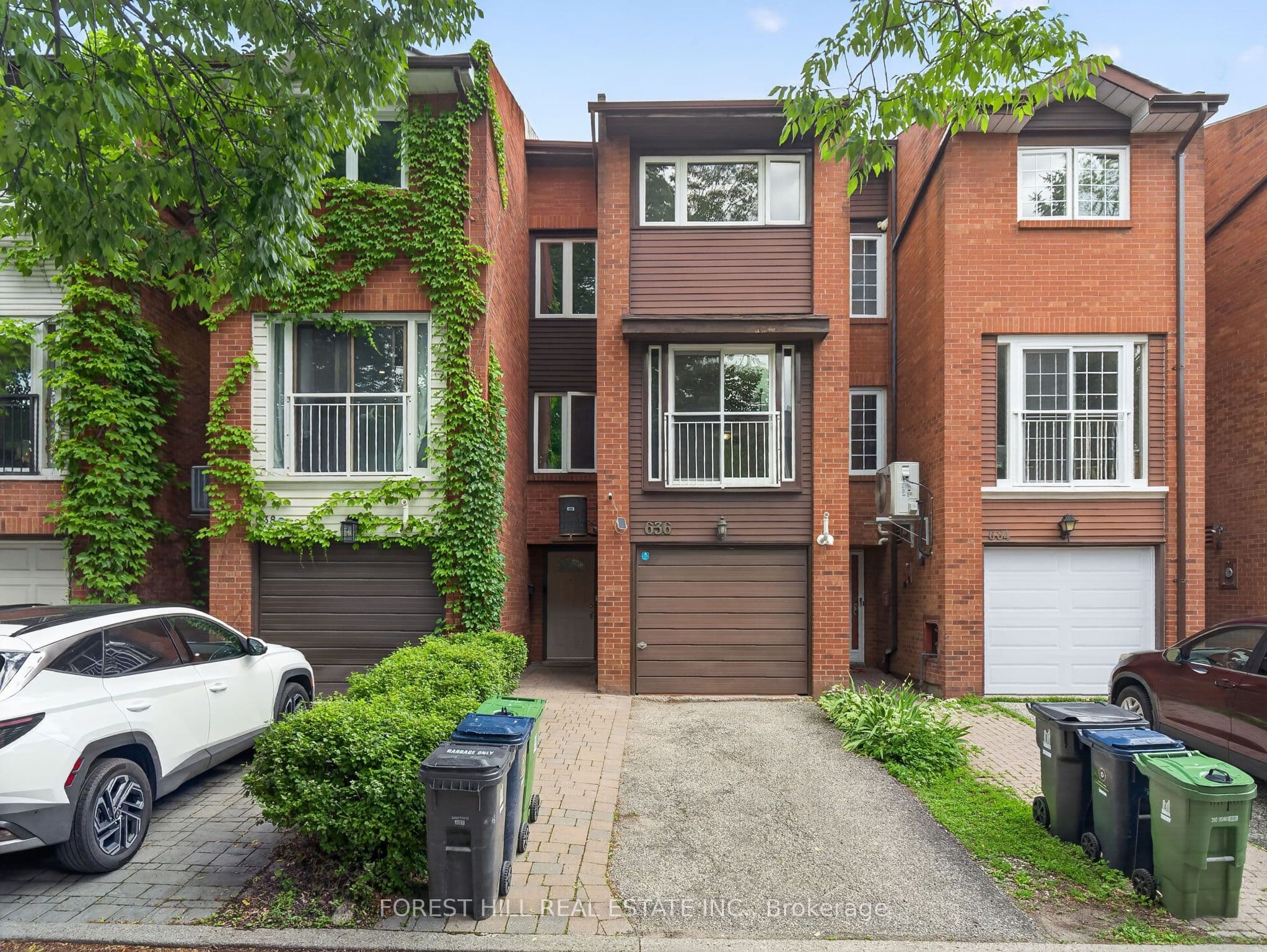 Unit 636 636 Adelaide Street photo 1