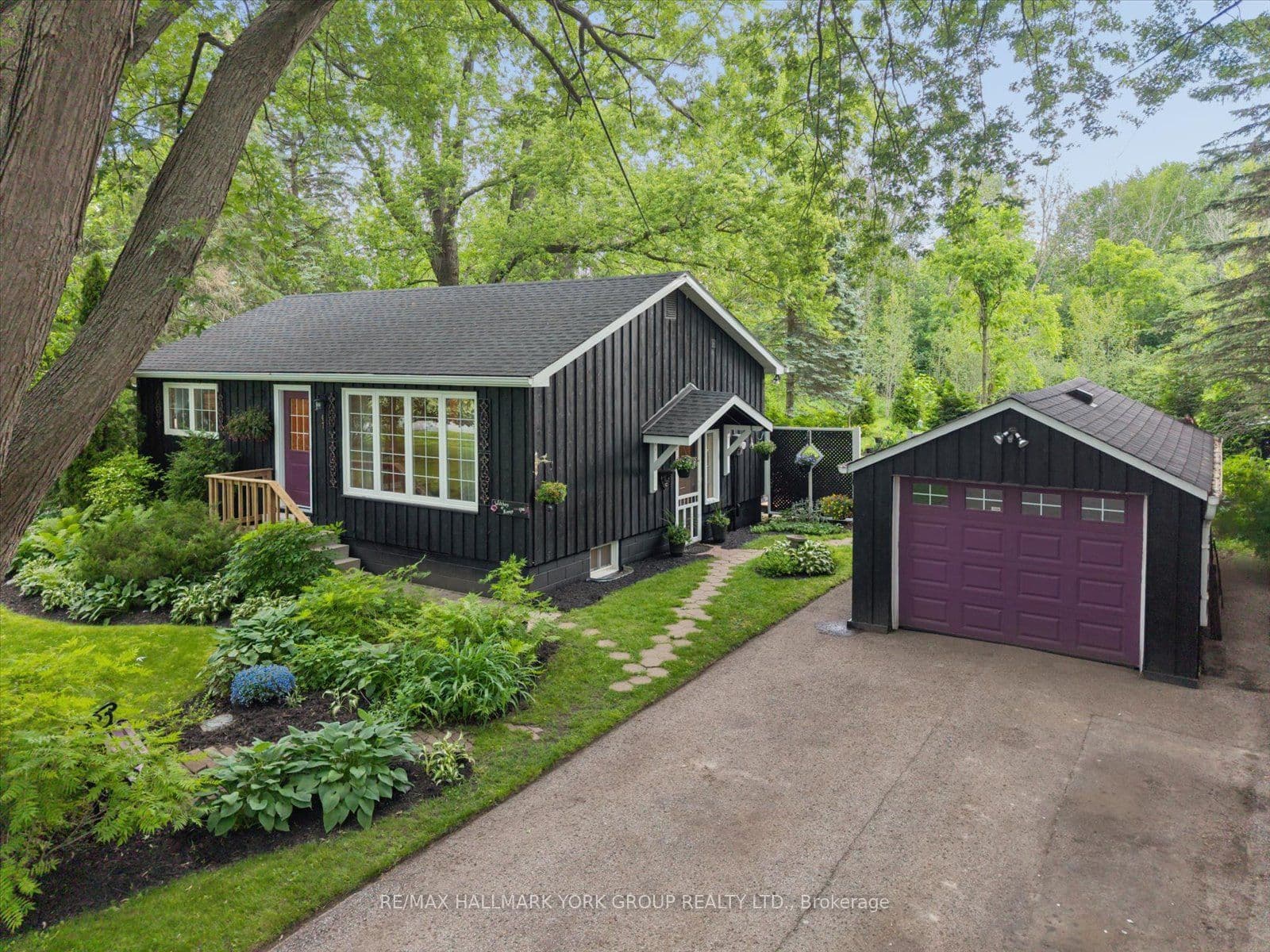 47 Sunnidale Boulevard photo 1