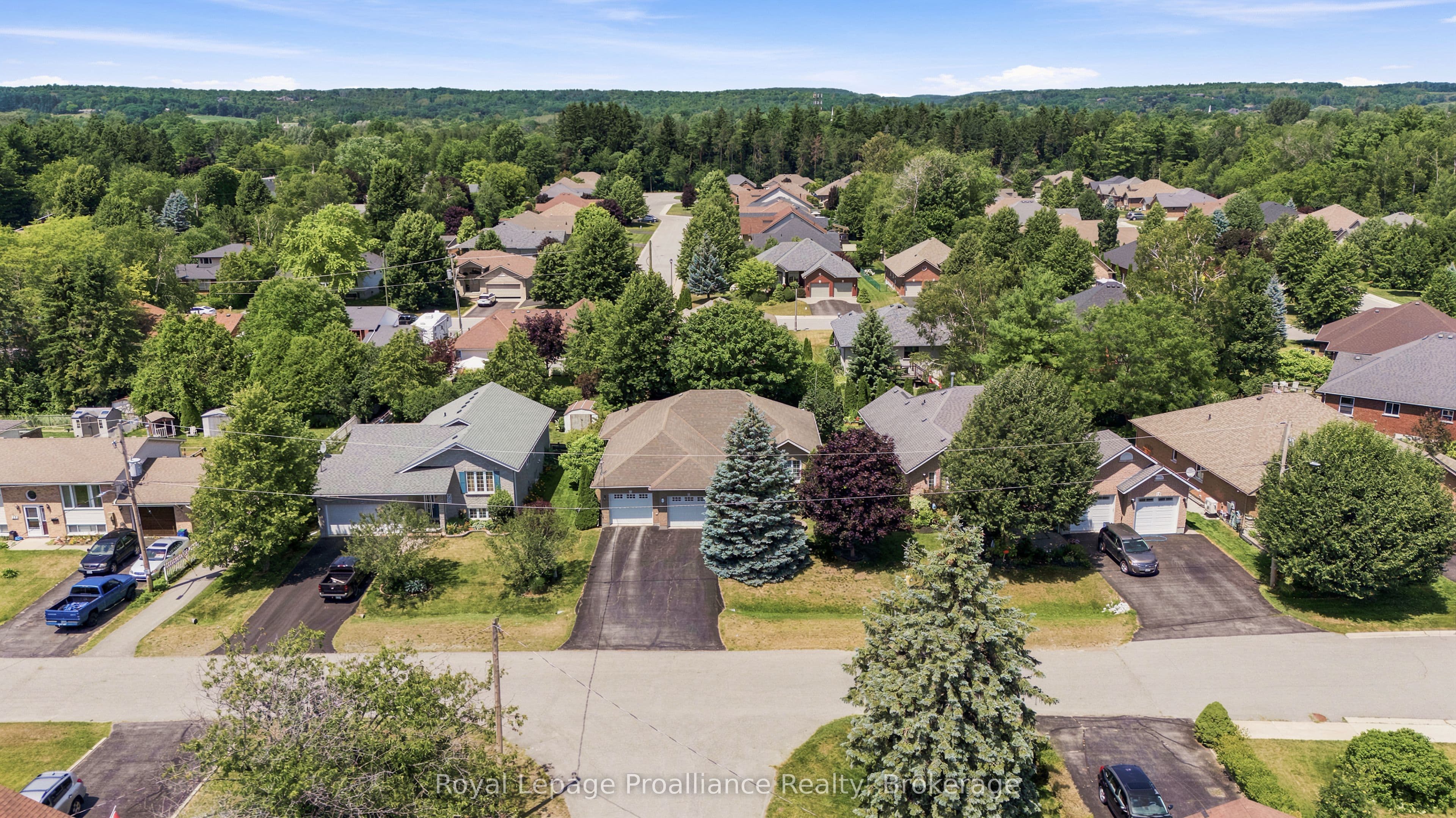 31 Huron Drive photo 1