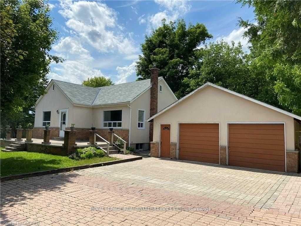235 Lakeshore Road photo 1