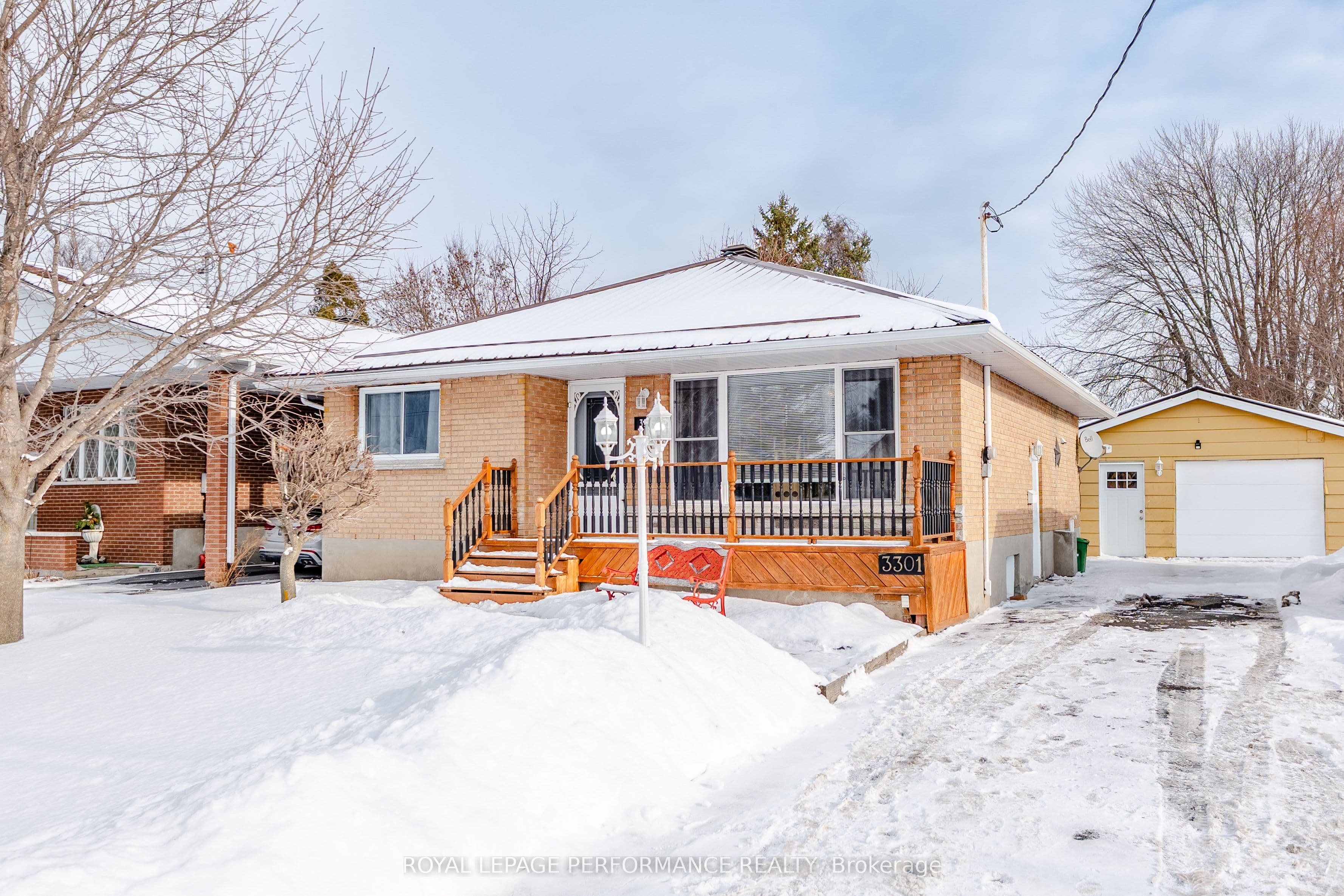 3301 Ross Avenue photo 1