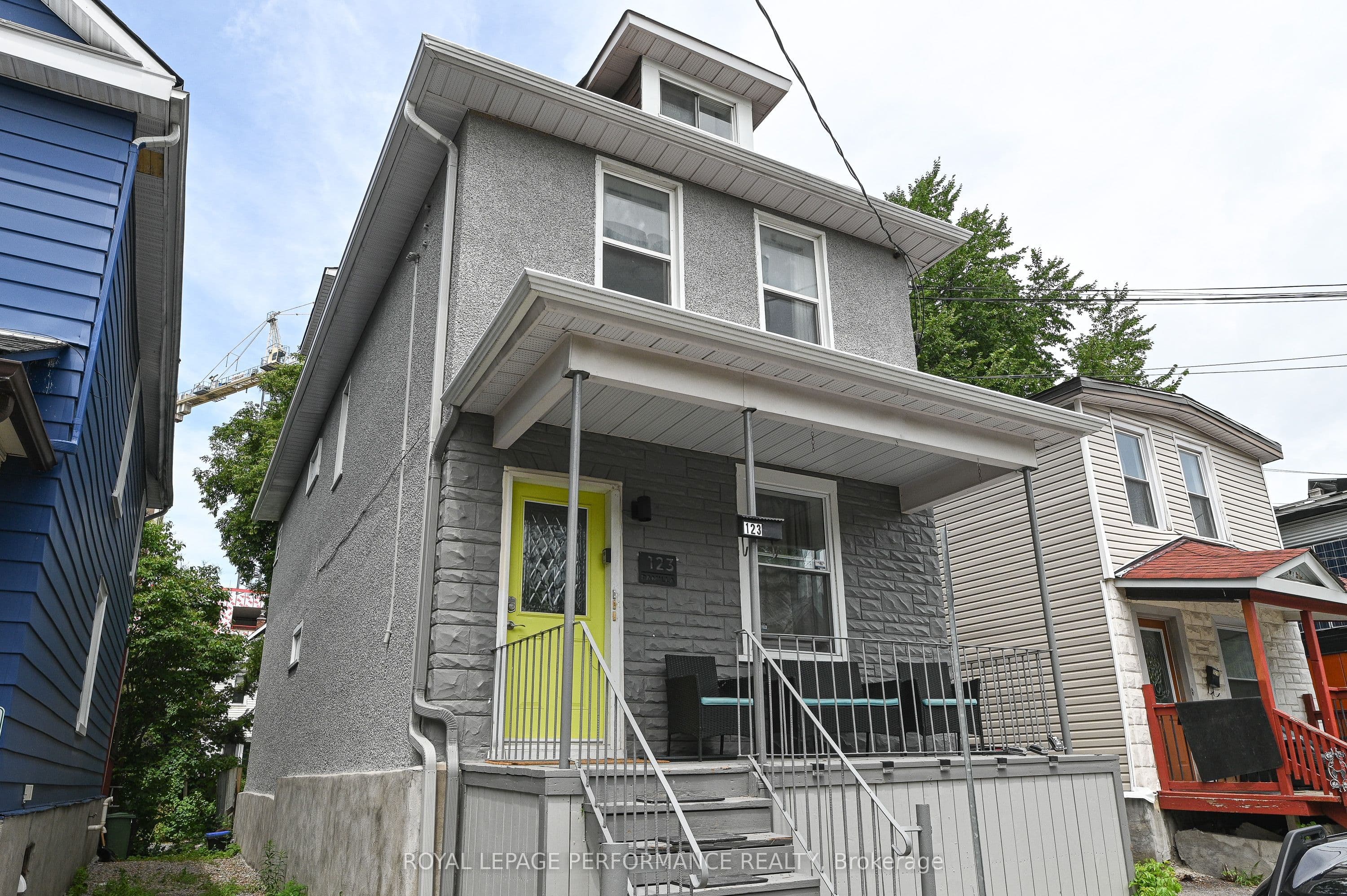 Unit 3 123 PAMILLA Street photo 1