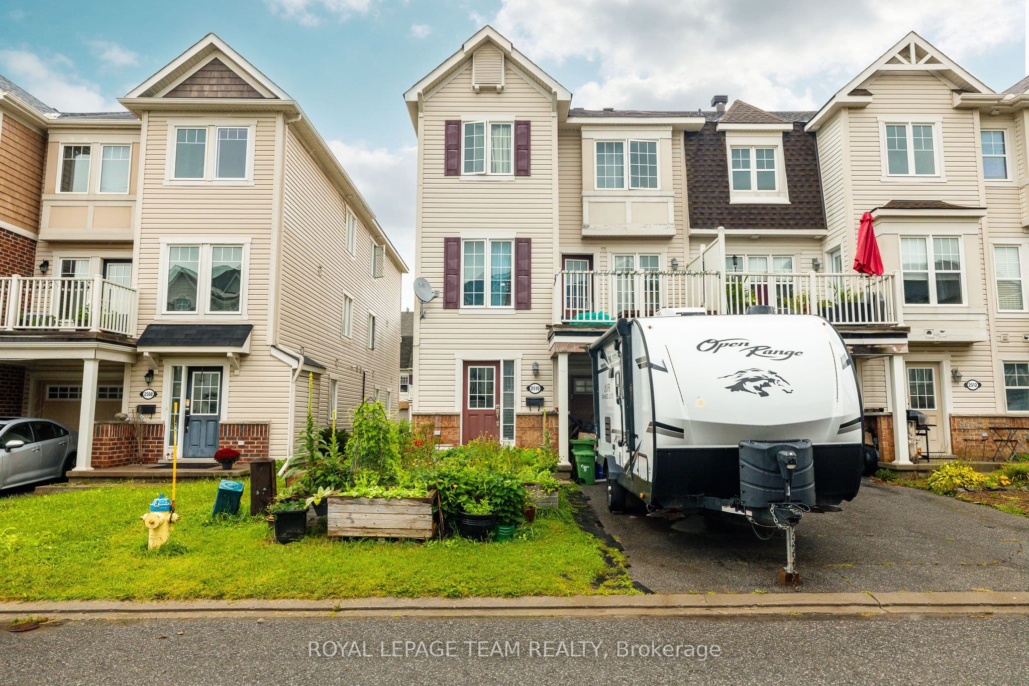 2510 Nutgrove Avenue photo 1