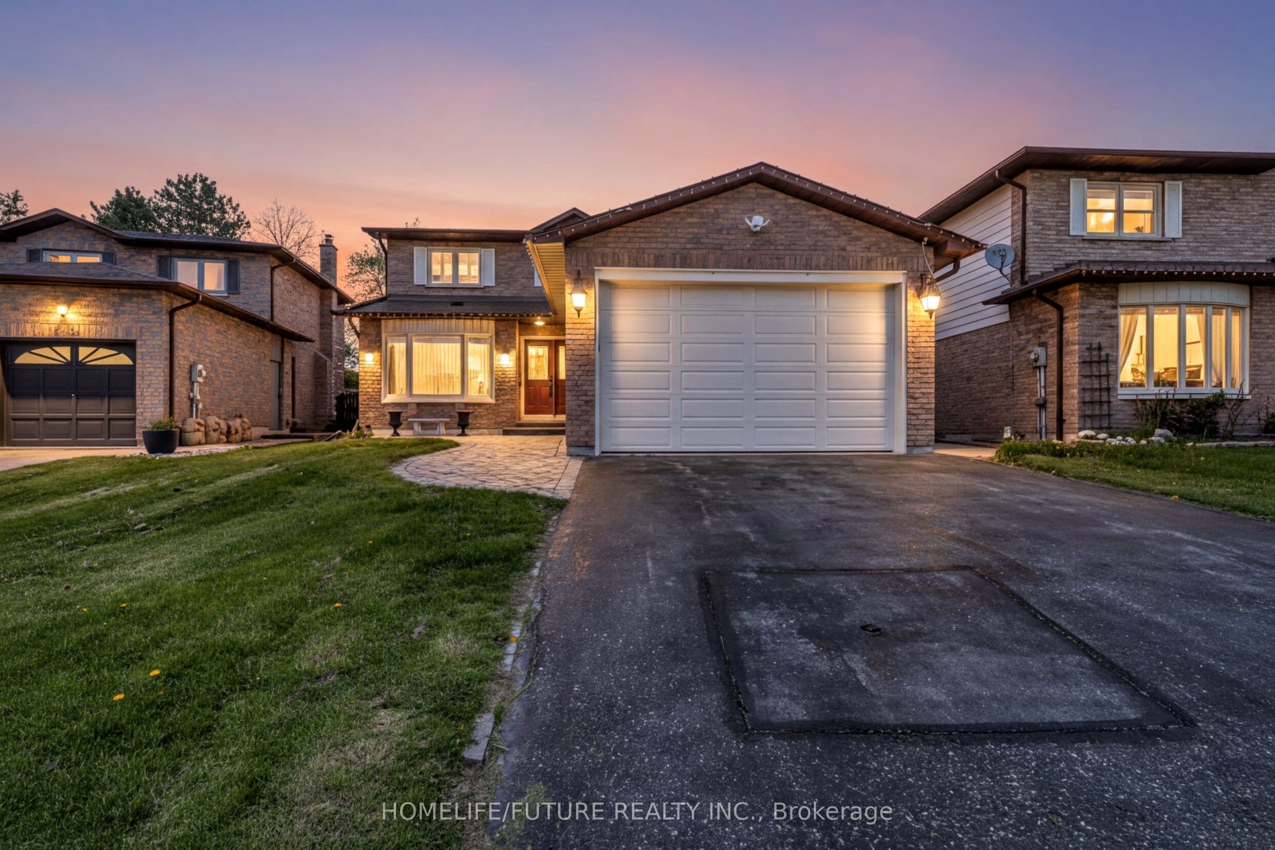 86 Robinson Crescent photo 1