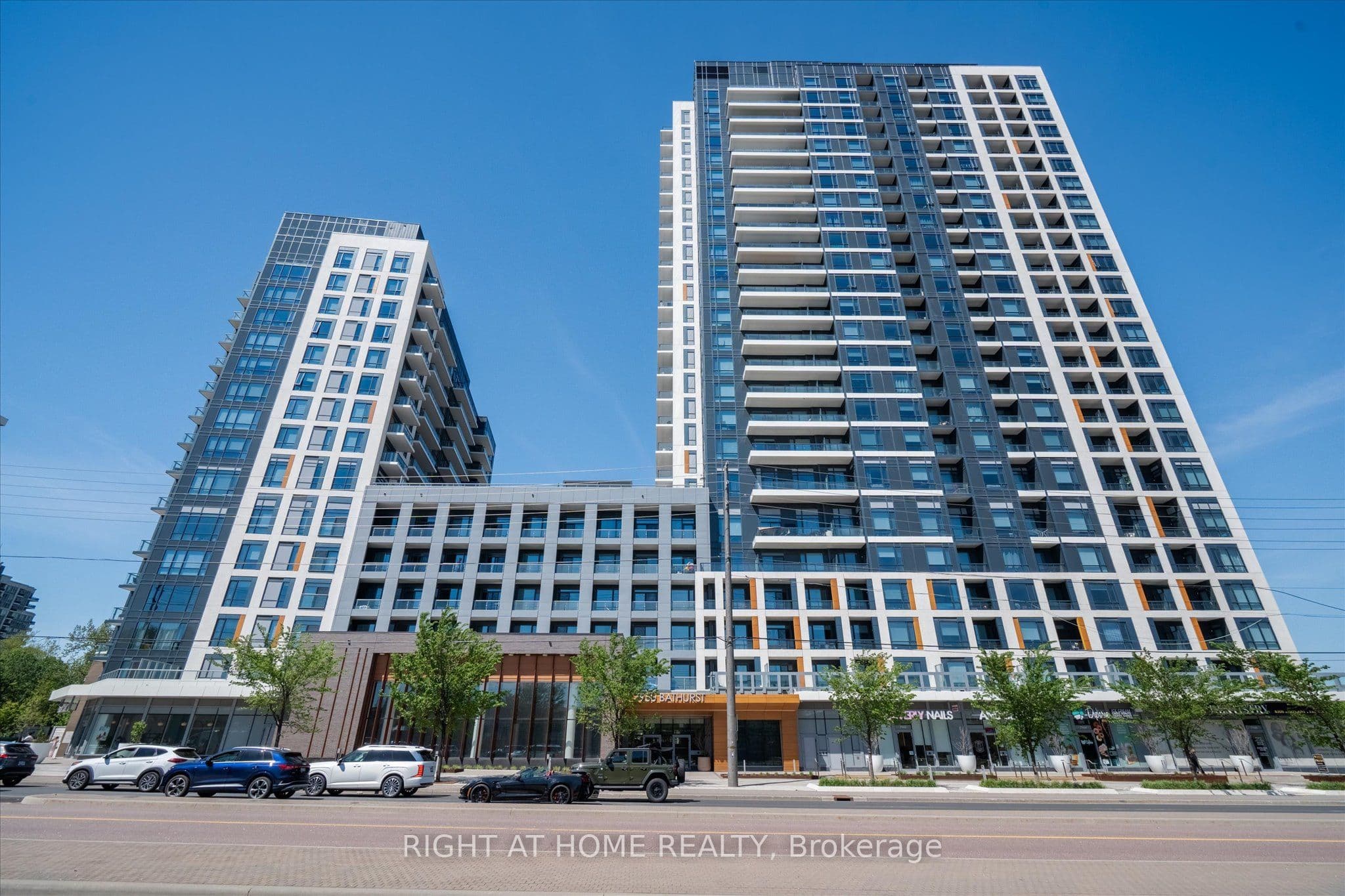 Unit 1424 7950 Bathurst Street photo 1