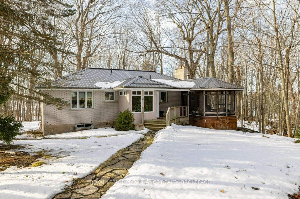 12 Oriole Lane photo 1