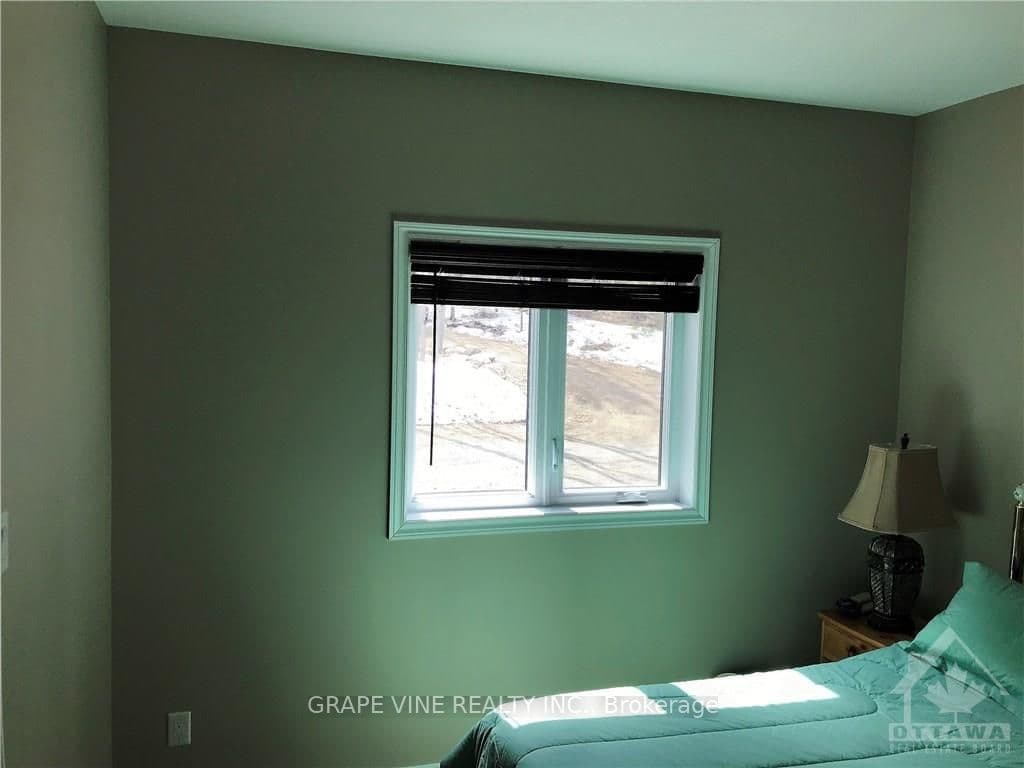 424 LAKEWOODS Drive photo 1