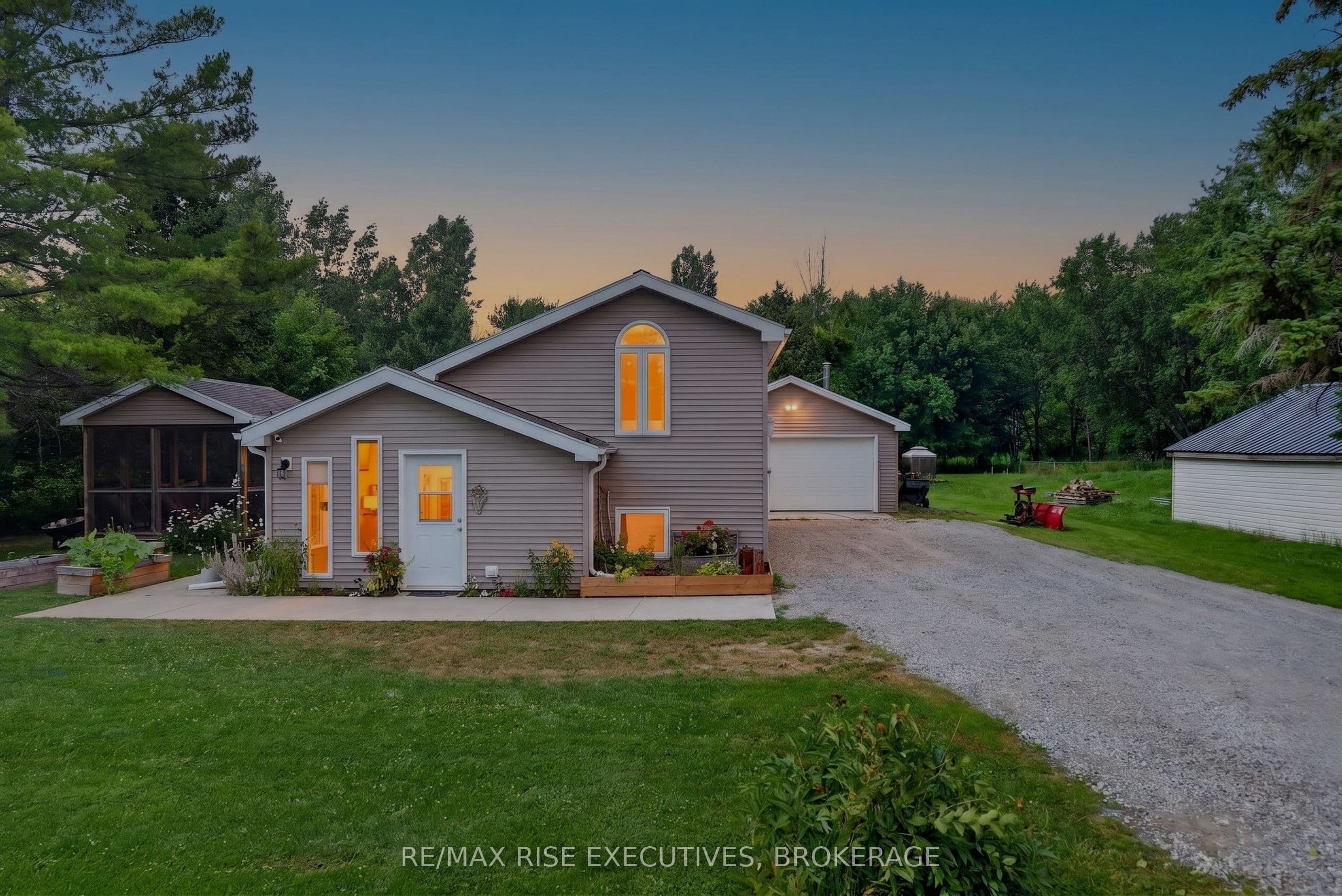 2990 Rutledge Road photo 1