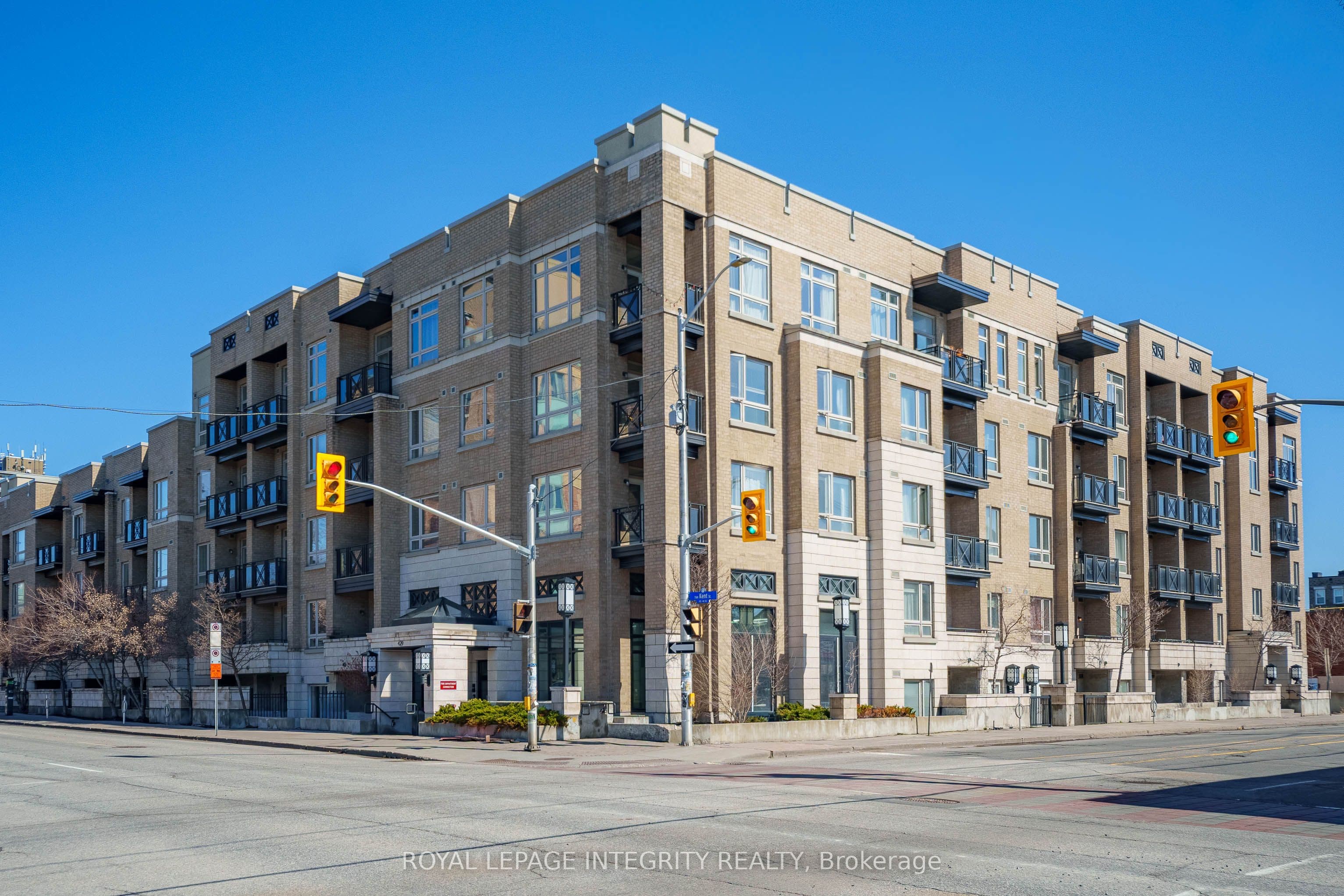 Unit 320 429 Kent Street photo 1