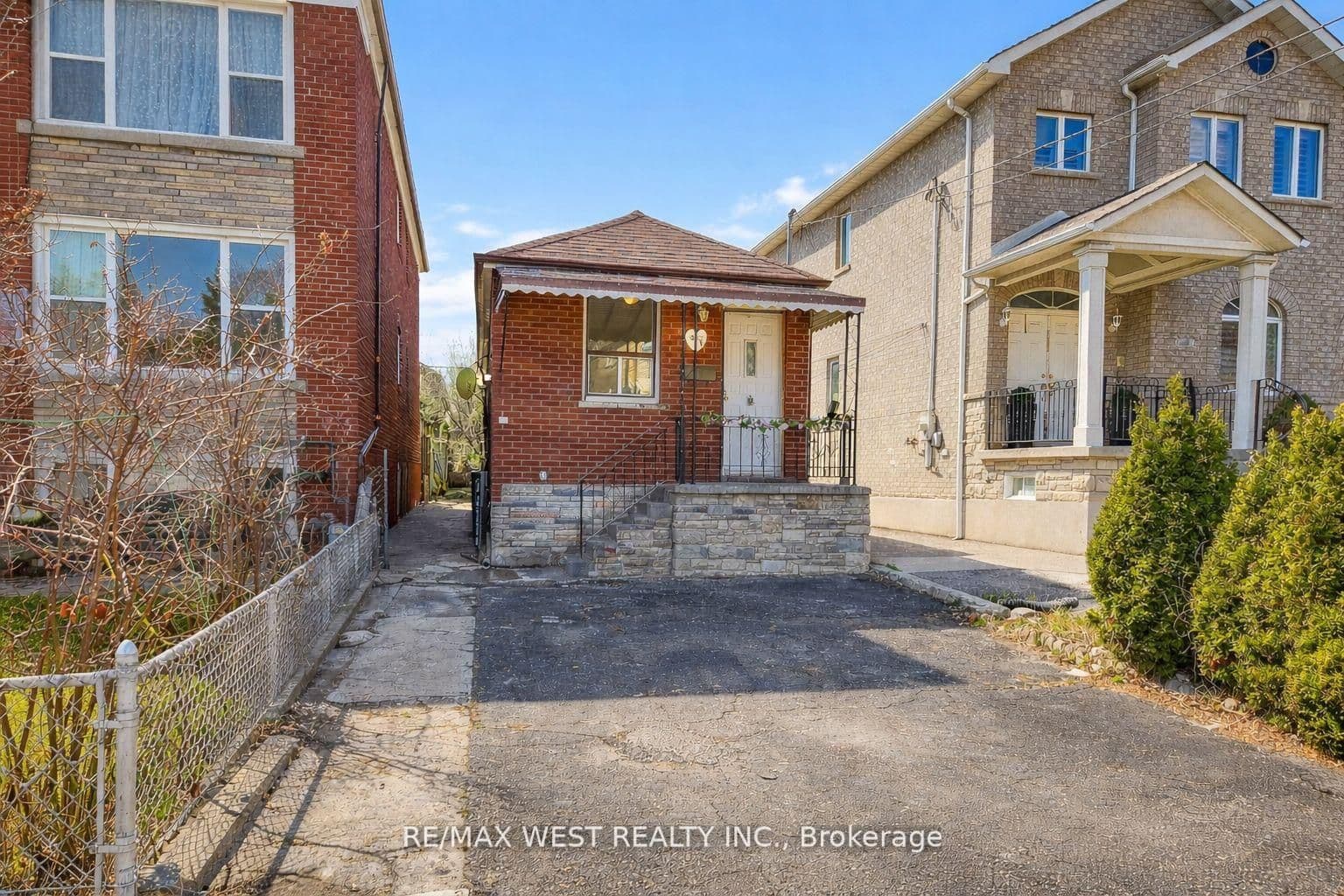 538 McRoberts Avenue photo 1
