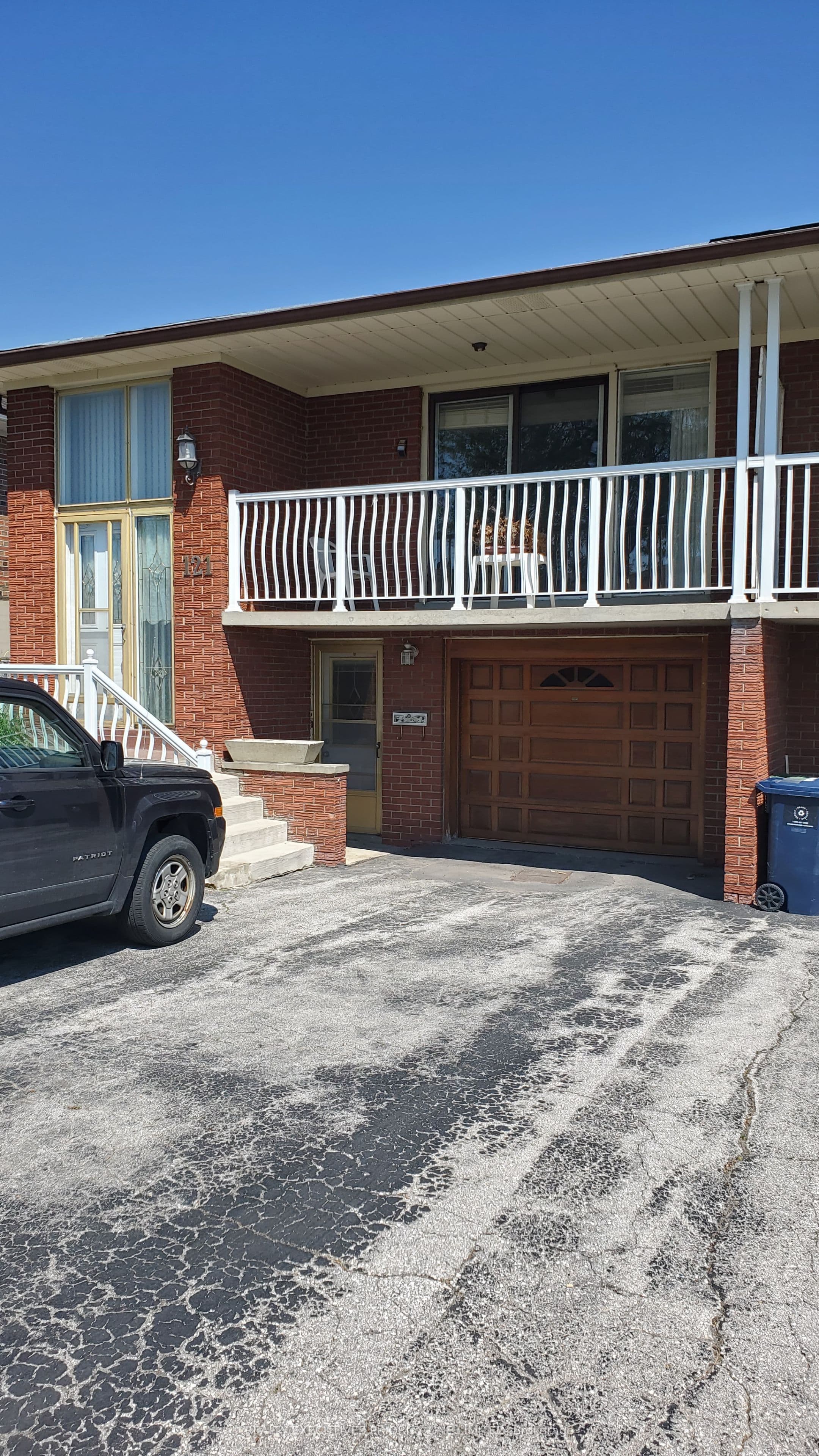 121 Cabana Drive photo 1
