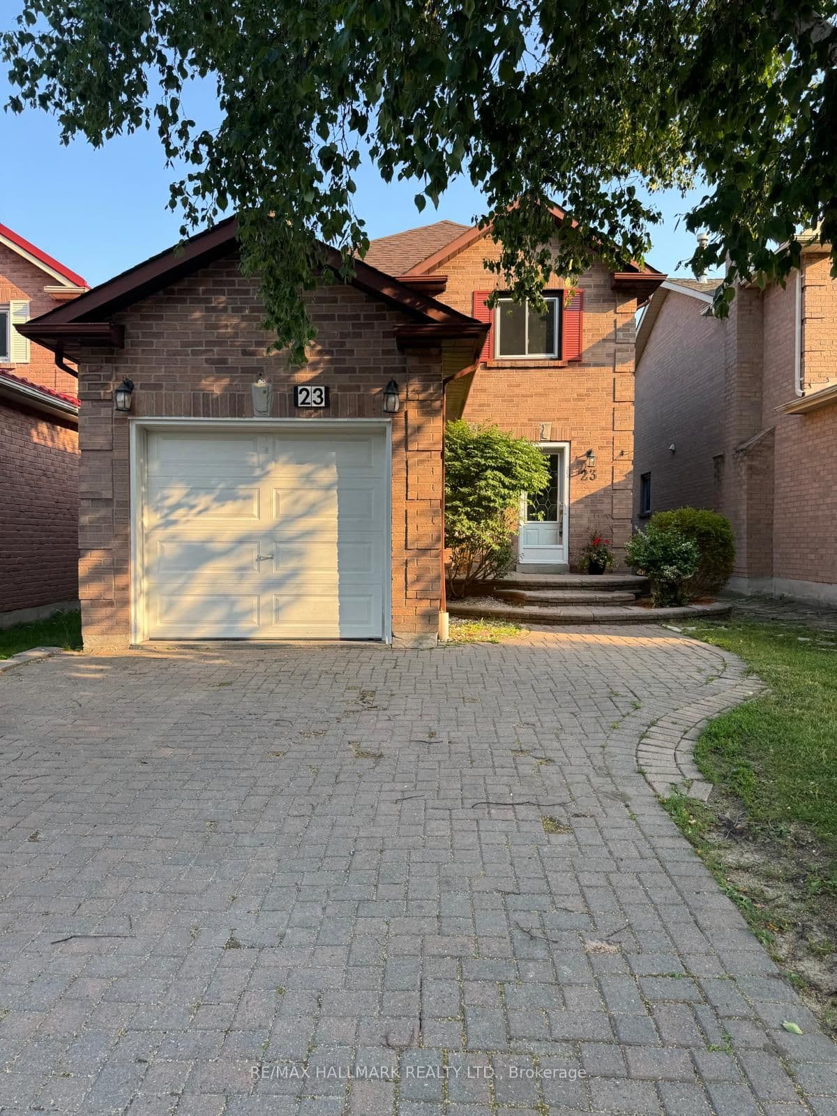 23 Lachlan Drive photo 1