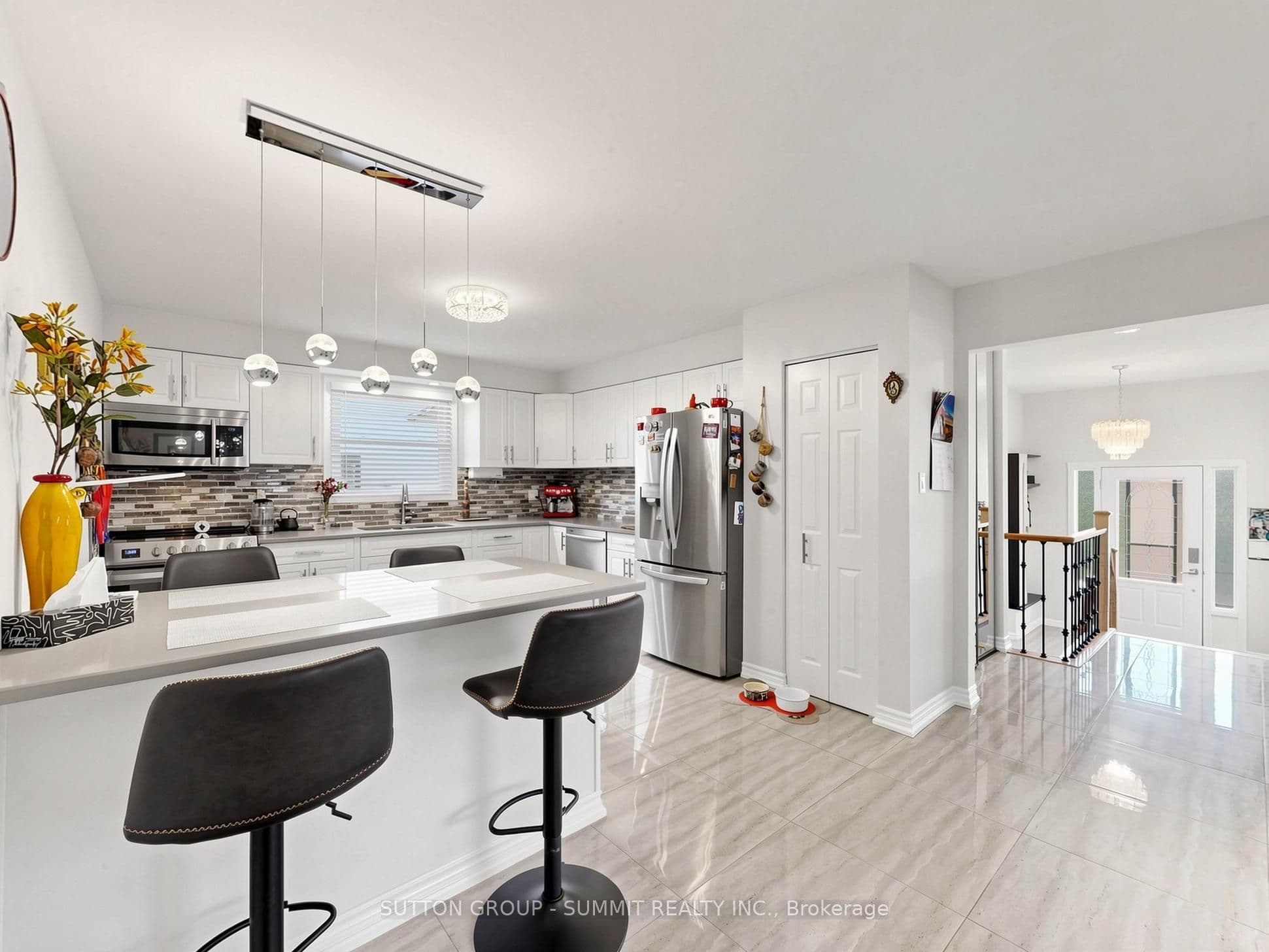 32 HARBRITE Drive photo 1