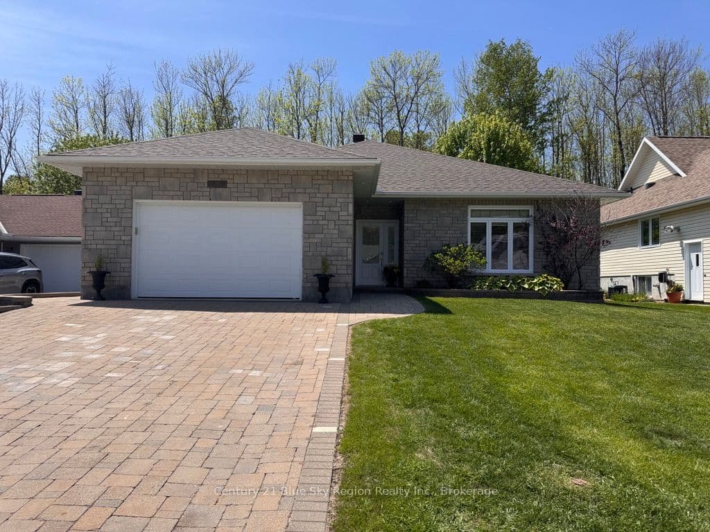 265 Osprey Crescent photo 1