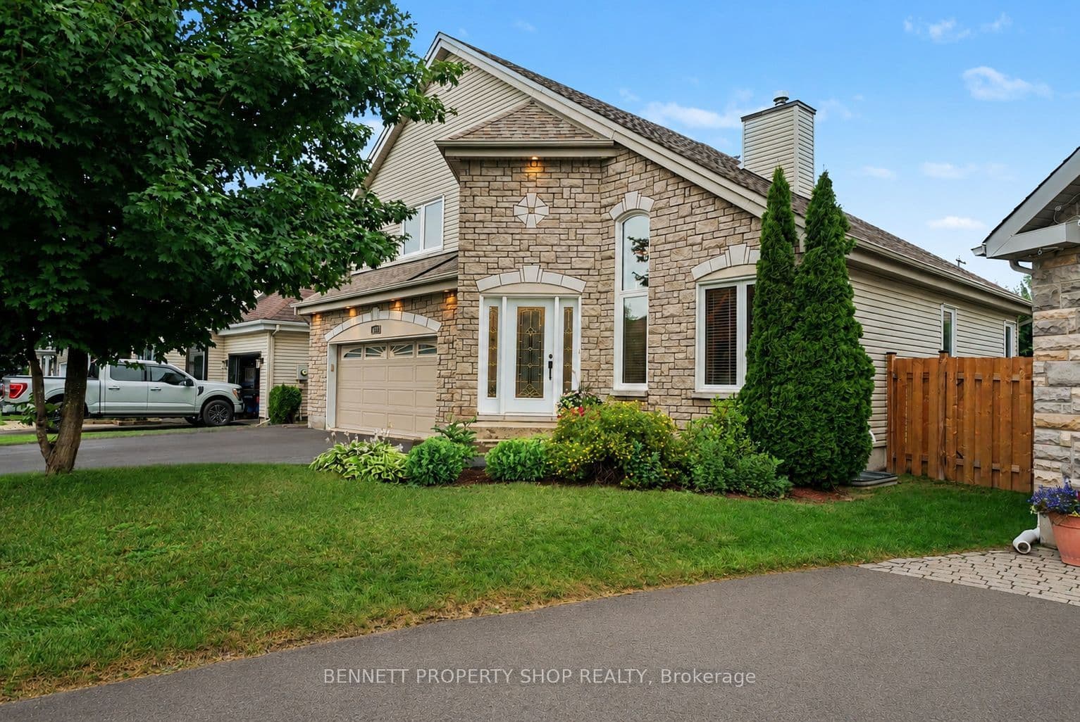 179 Sandra Crescent photo 1