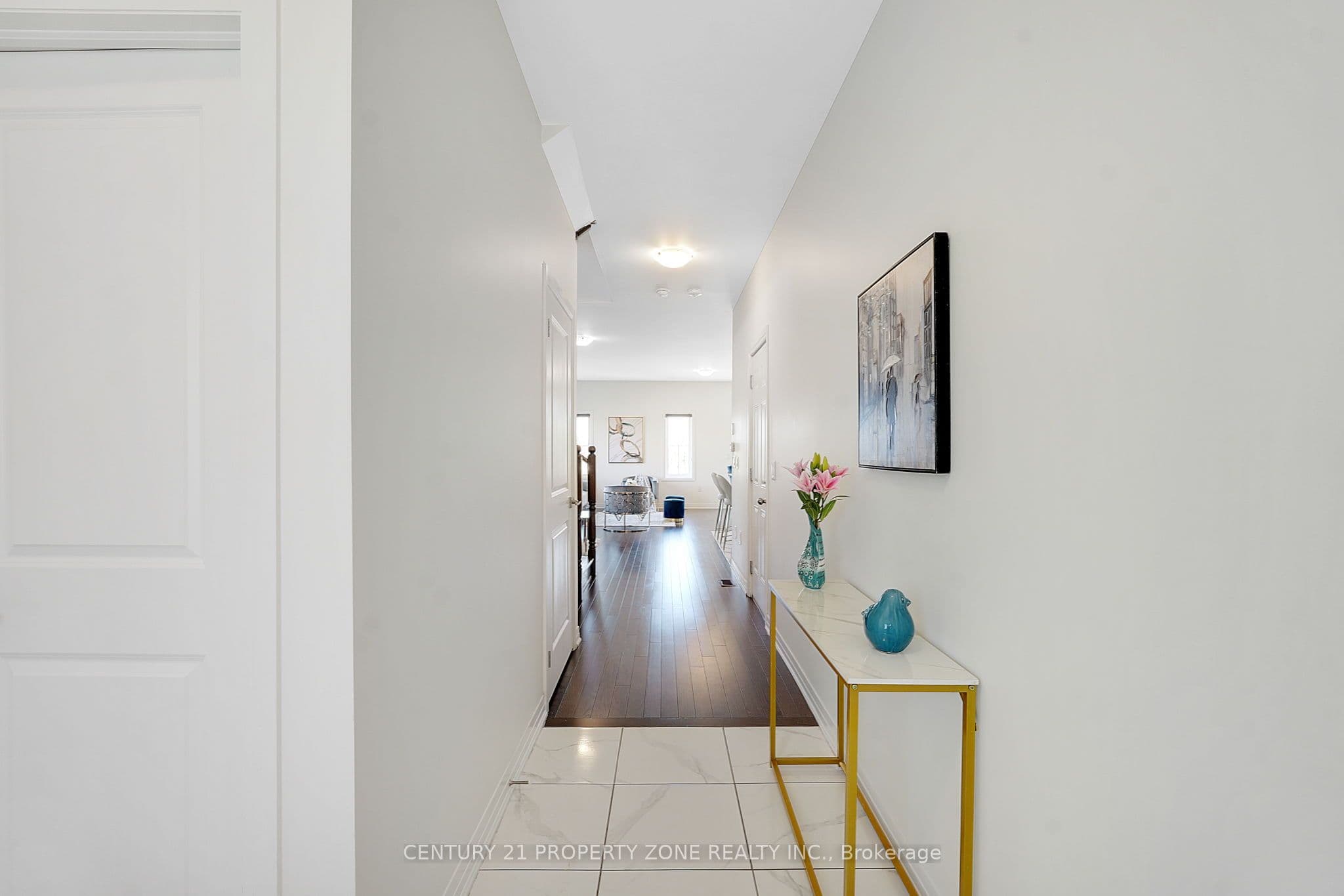 102 Hickory Heights Crescent photo 1