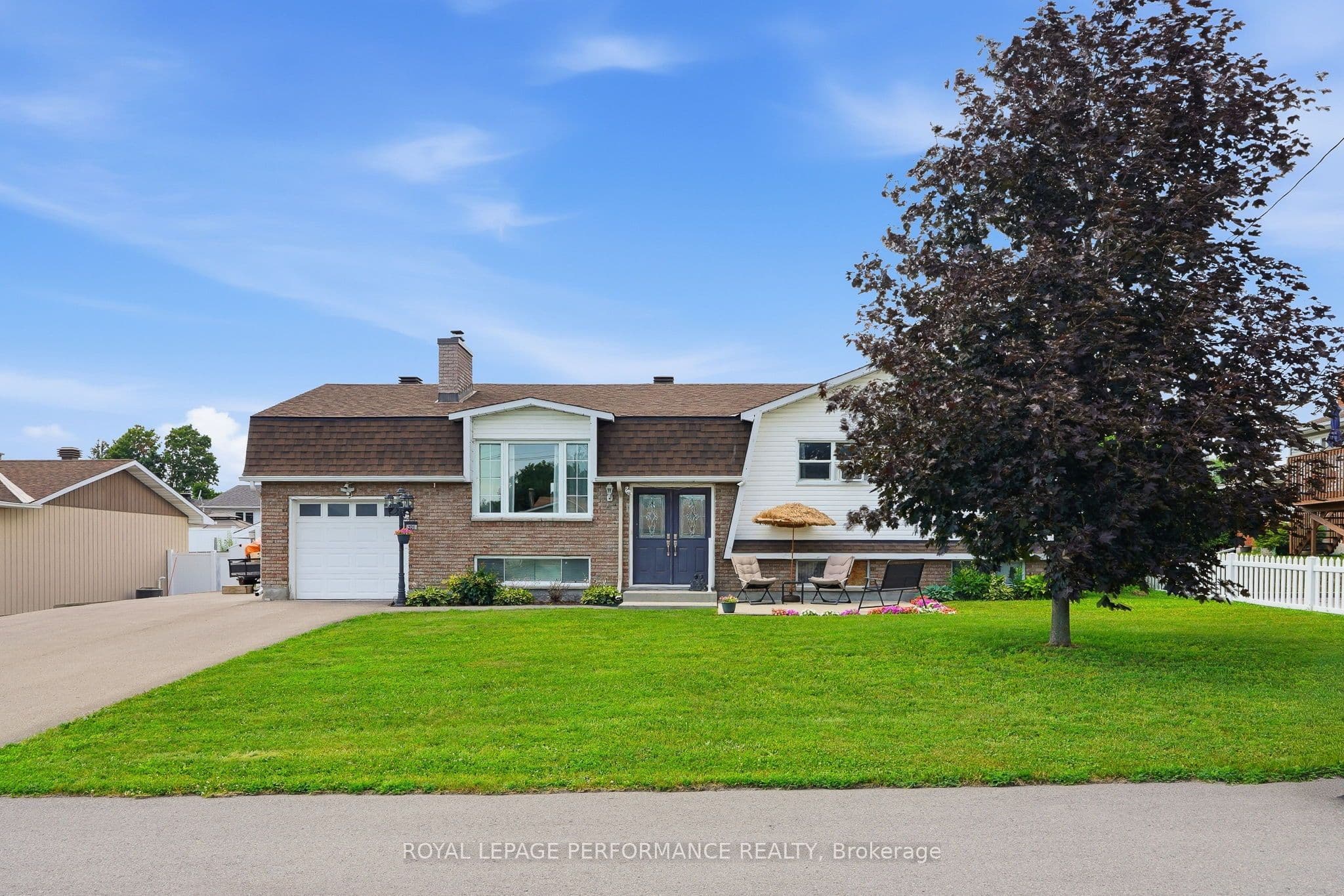 321 Sainte-Anne Street photo 1
