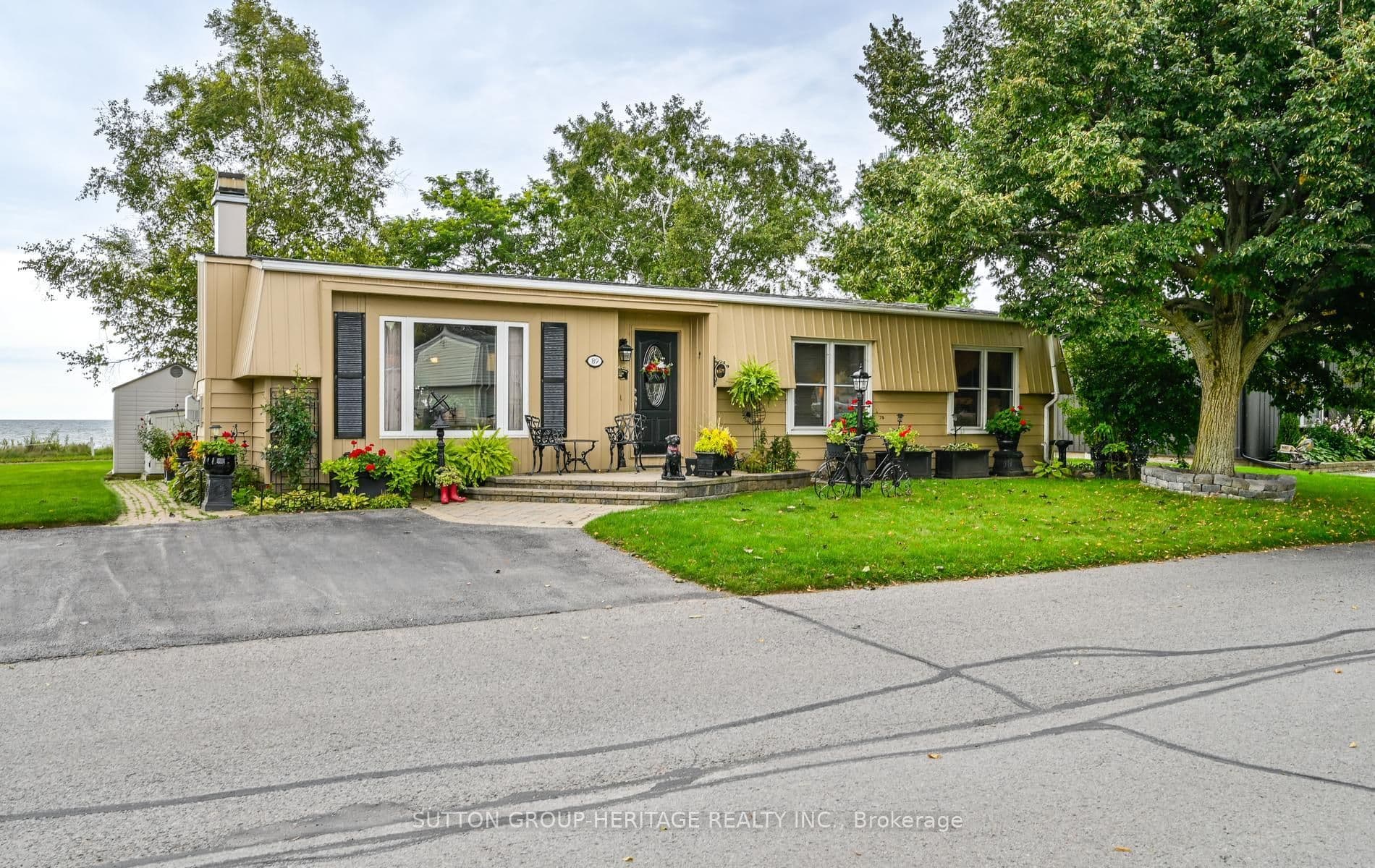 89 Bluffs Road photo 1