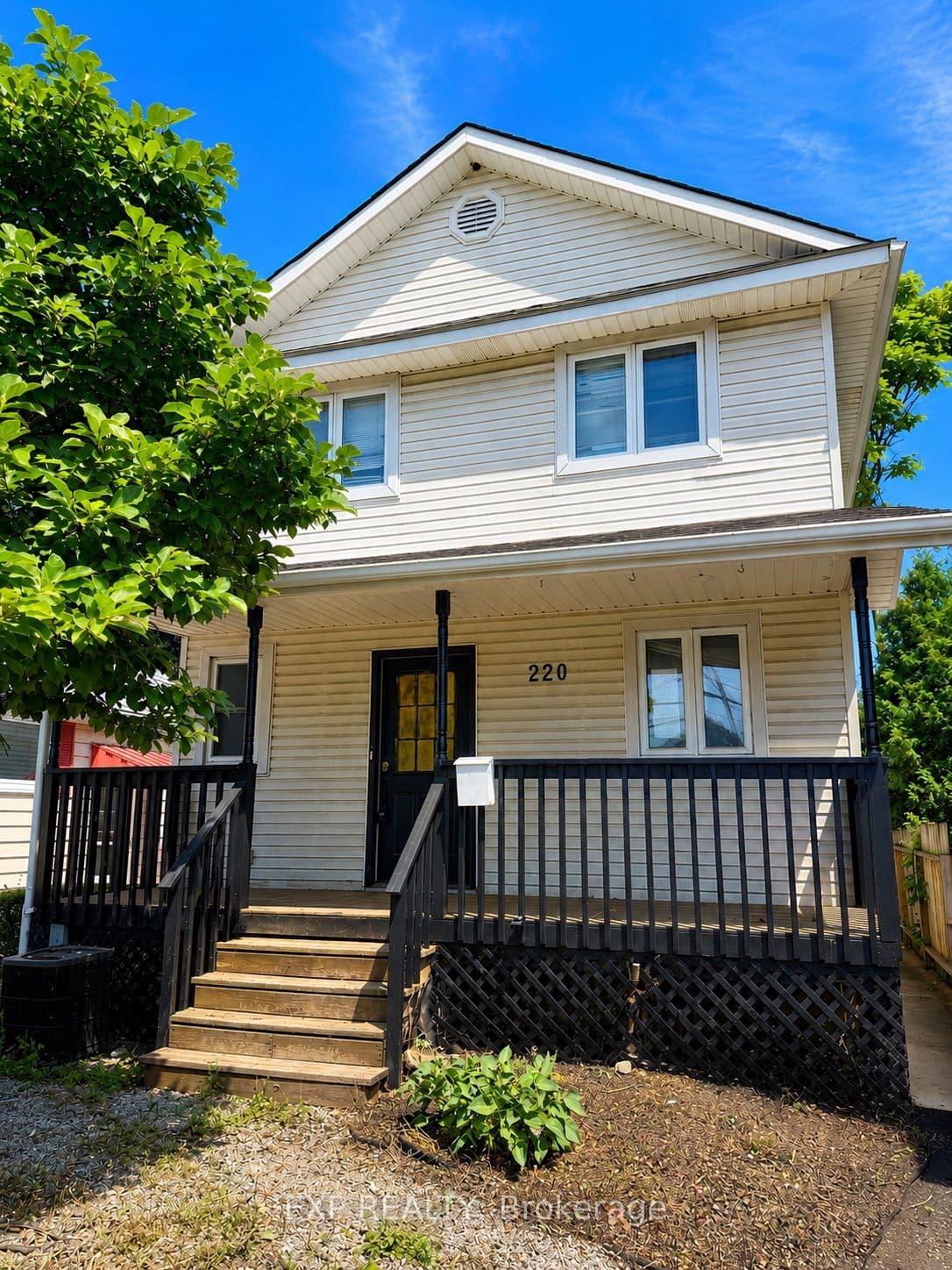 220 Geneva Street photo 1