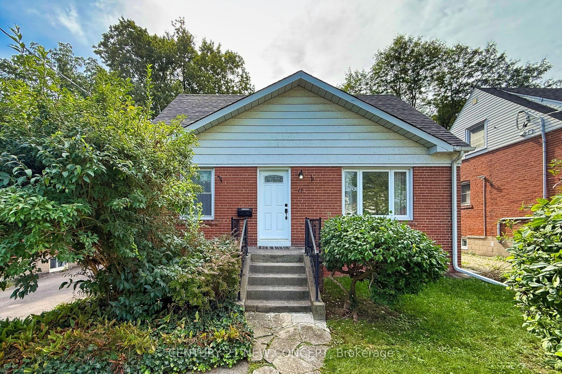 17 Lyndale Drive photo 1