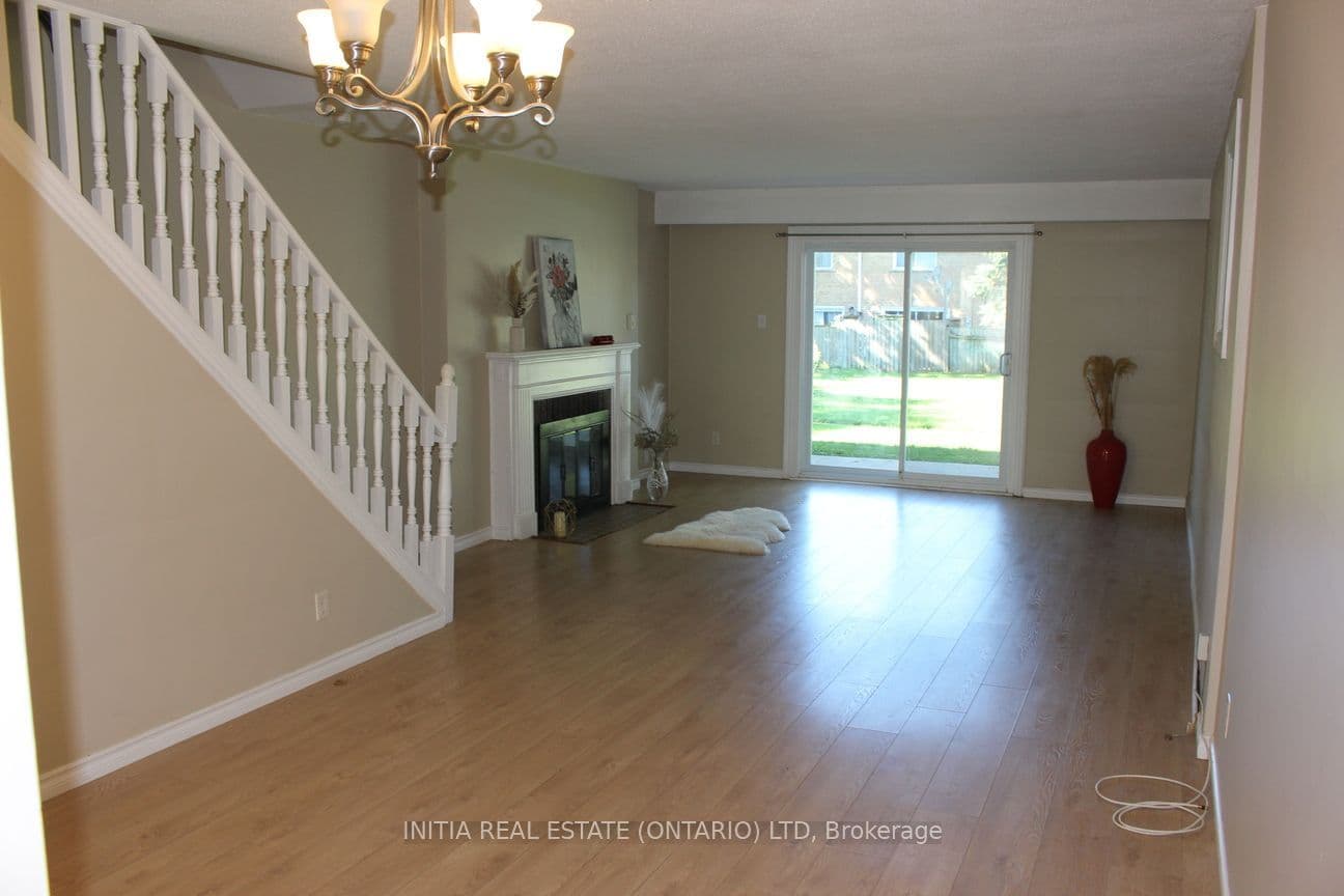 47 Arbour Glen Crescent photo 1