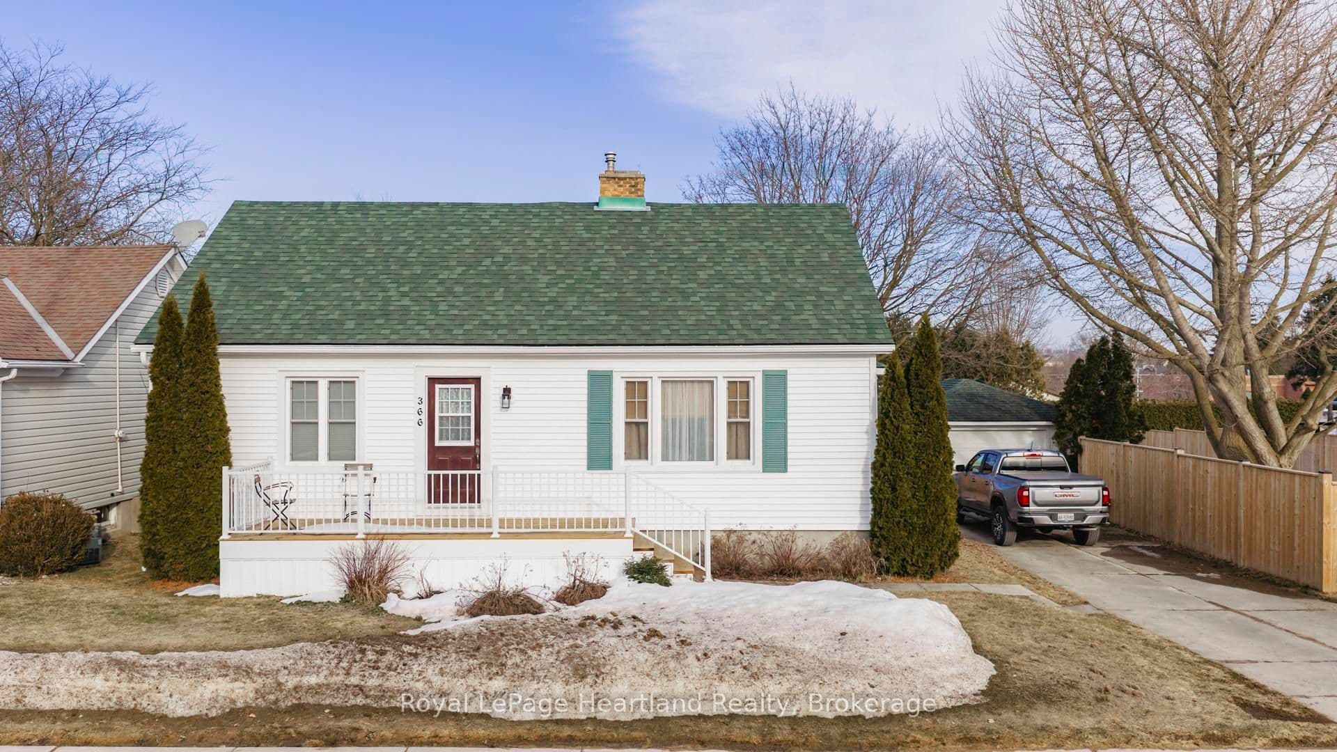 366 Edward Street photo 1