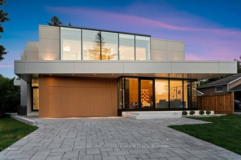 11 Knowles Crescent photo 1