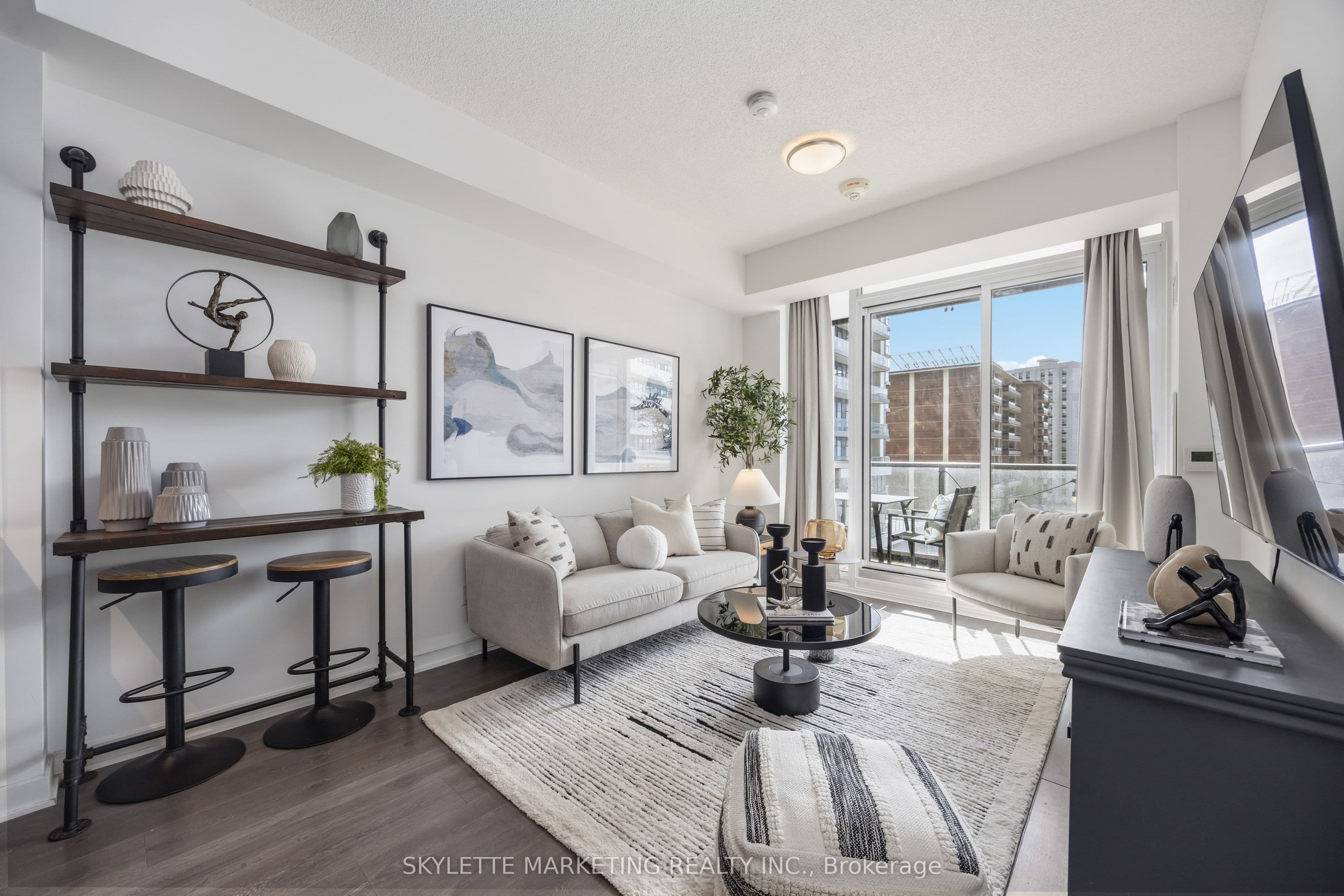 Unit 414 38 Forest Manor Road photo 1
