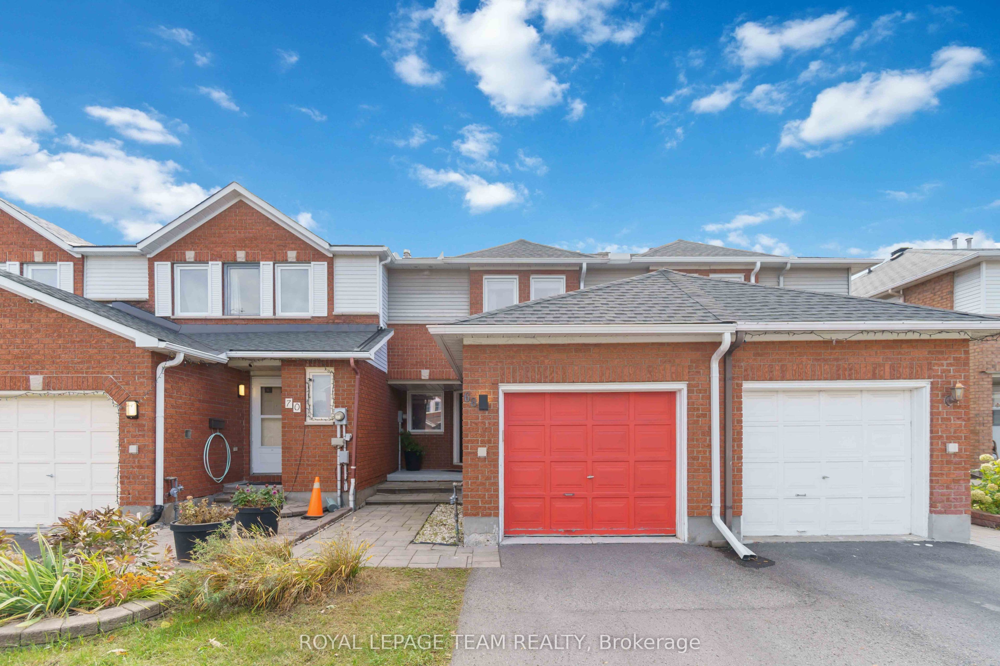 68 Woodbury Crescent photo 1