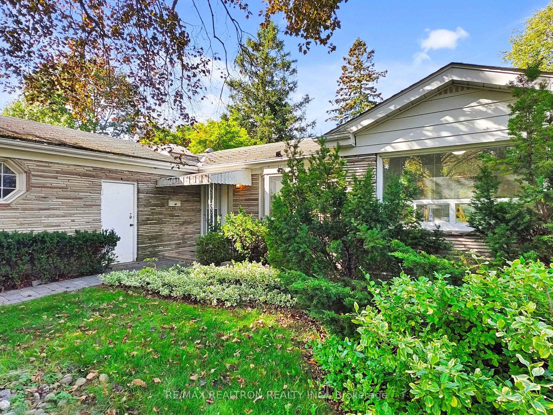 46 Palomino Crescent photo 1