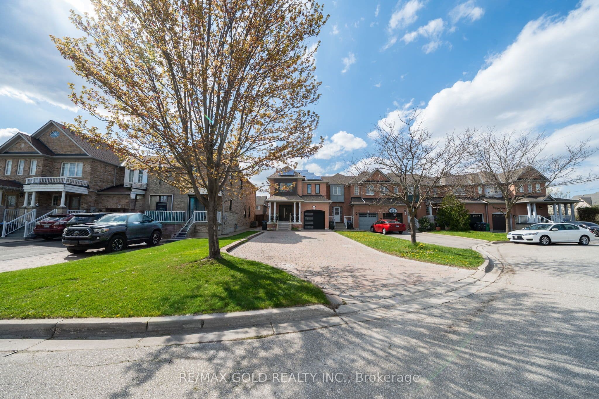 19 Spring Valley Court photo 1