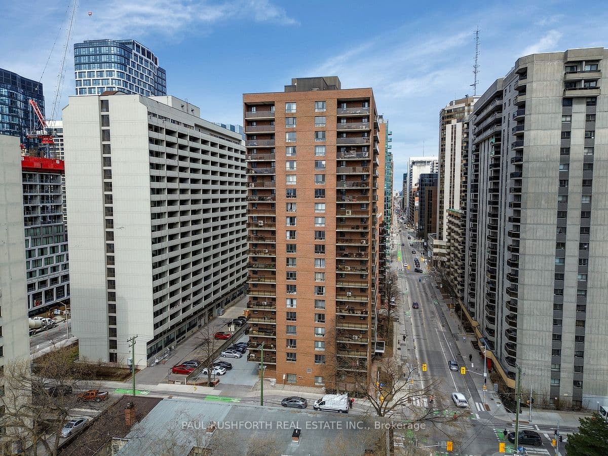 Unit 1703 475 Laurier Avenue photo 1