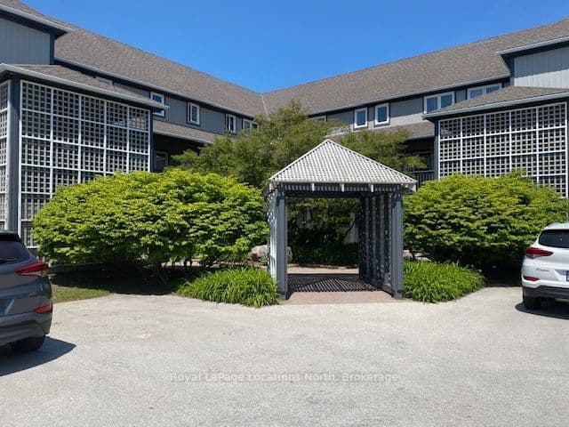 Unit 19 347 Mariners Way photo 1