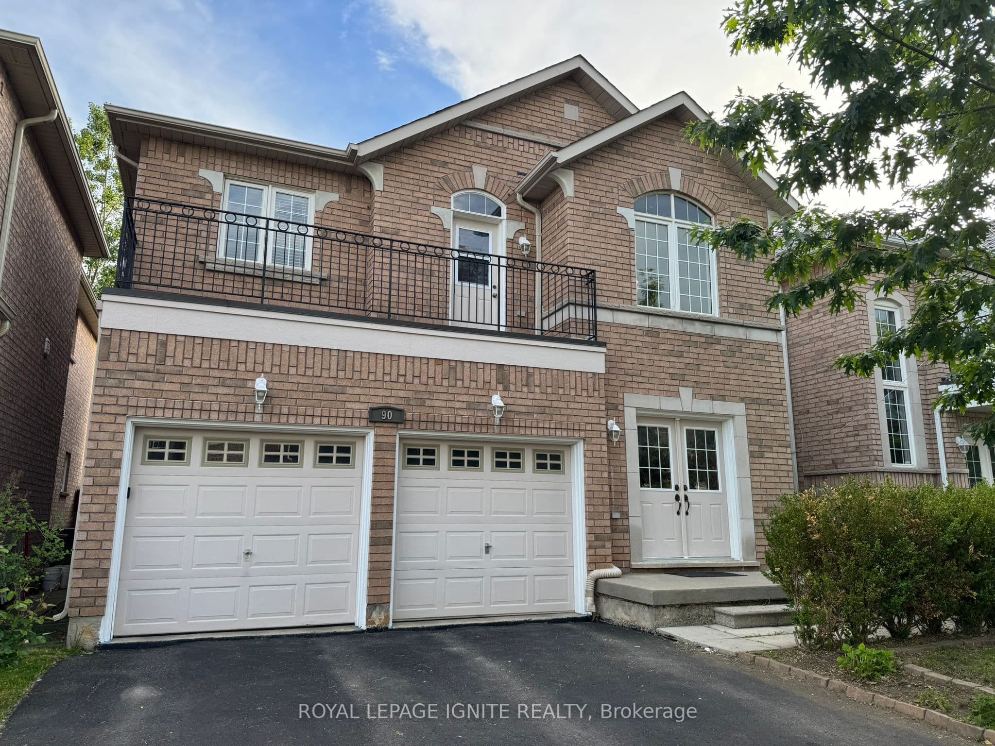 90 Sir Jacobs Crescent photo 1
