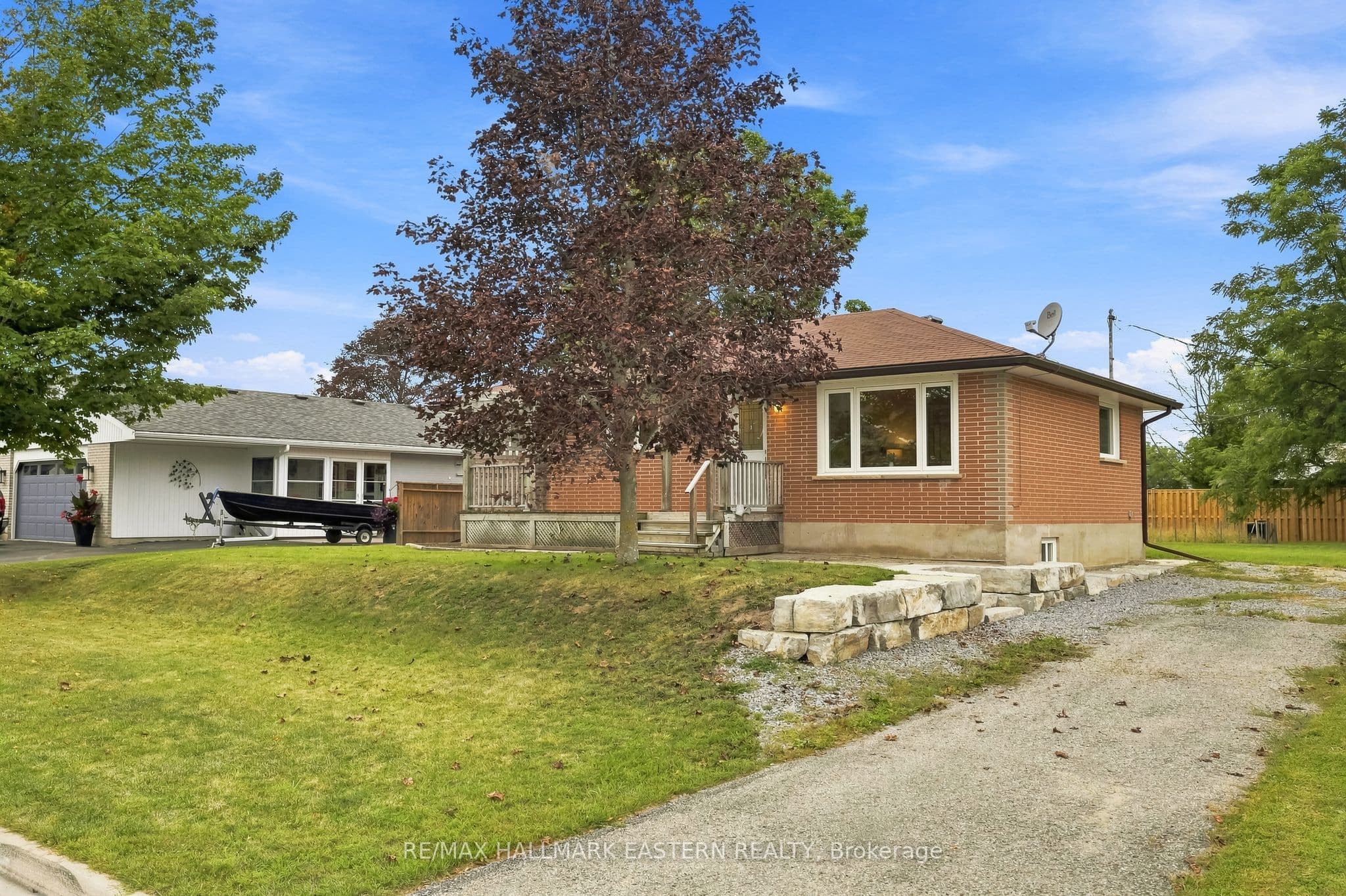 22 Kingdon Avenue photo 1