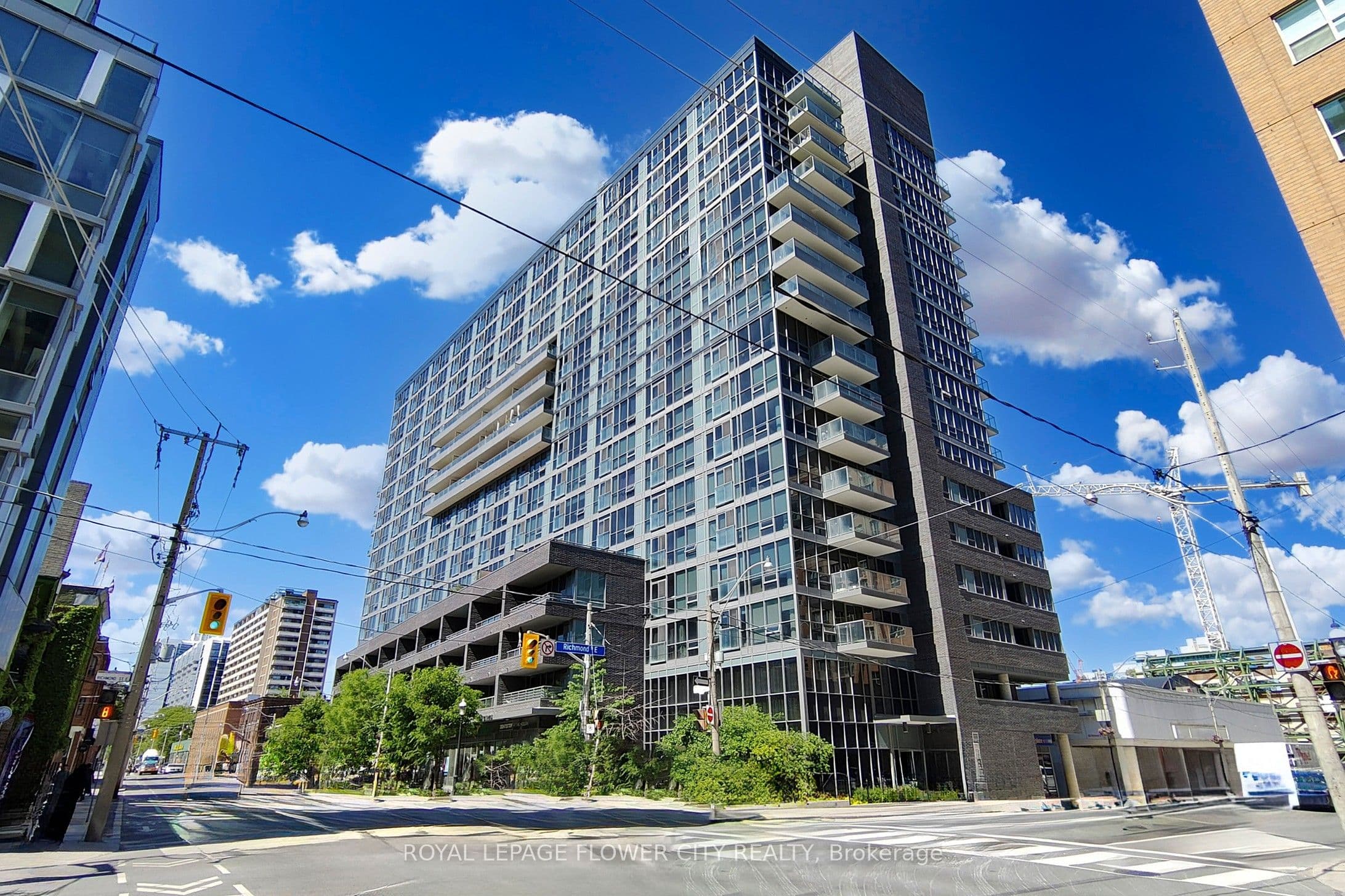 Unit 104 320 Richmond Street photo 1